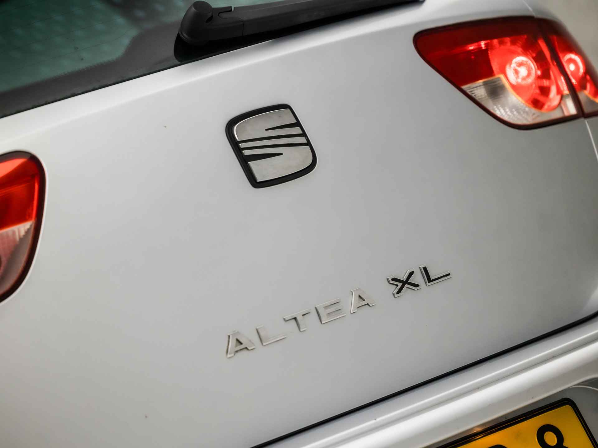 SEAT Altea XL 1.6 Hattrick (CRUISE, CLIMATE, ELEK PAKKET, GETINT GLAS, ARMSTEUN, SPORTSTOELEN, LM VELGEN, PARKEERSENSOREN, NIEUWE APK, NIEUWSTAAT) - 26/31