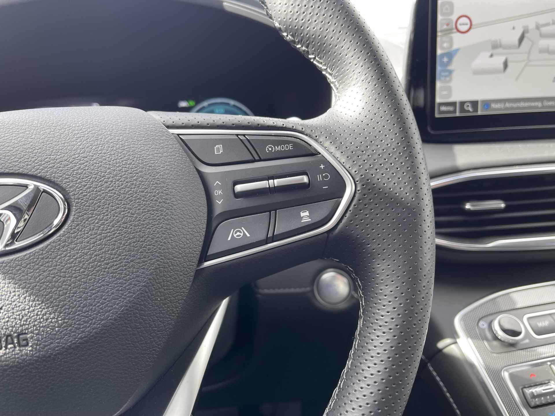 Hyundai Santa Fe 1.6 T-GDI HEV Premium Sky | Panoramadak | Leder | Stuur- + Stoelverwarming | Head-Up Display | Geheugenstoel | Rijklaarprijs! - 16/33