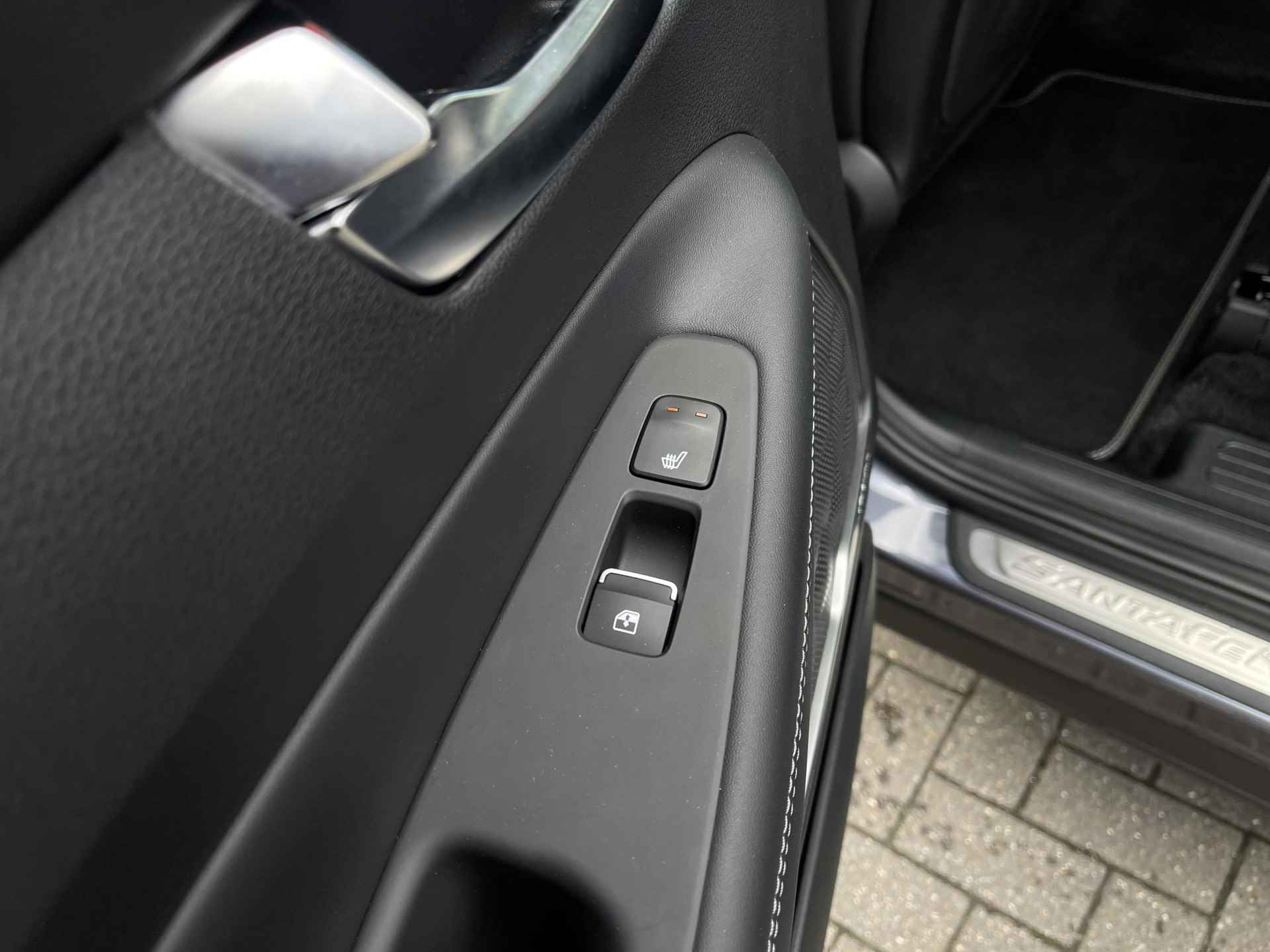 Hyundai Santa Fe 1.6 T-GDI HEV Premium Sky | Panoramadak | Leder | Stuur- + Stoelverwarming | Head-Up Display | Geheugenstoel | Rijklaarprijs! - 28/33