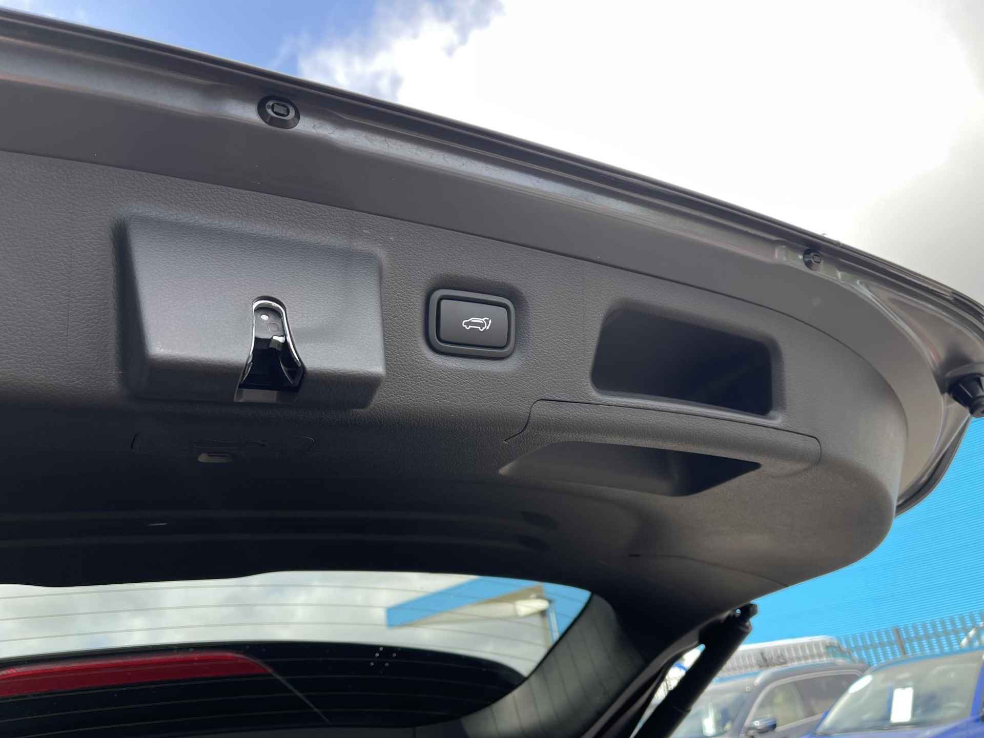 Hyundai Santa Fe 1.6 T-GDI HEV Premium Sky | Panoramadak | Leder | Stuur- + Stoelverwarming | Head-Up Display | Geheugenstoel | Rijklaarprijs! - 30/33