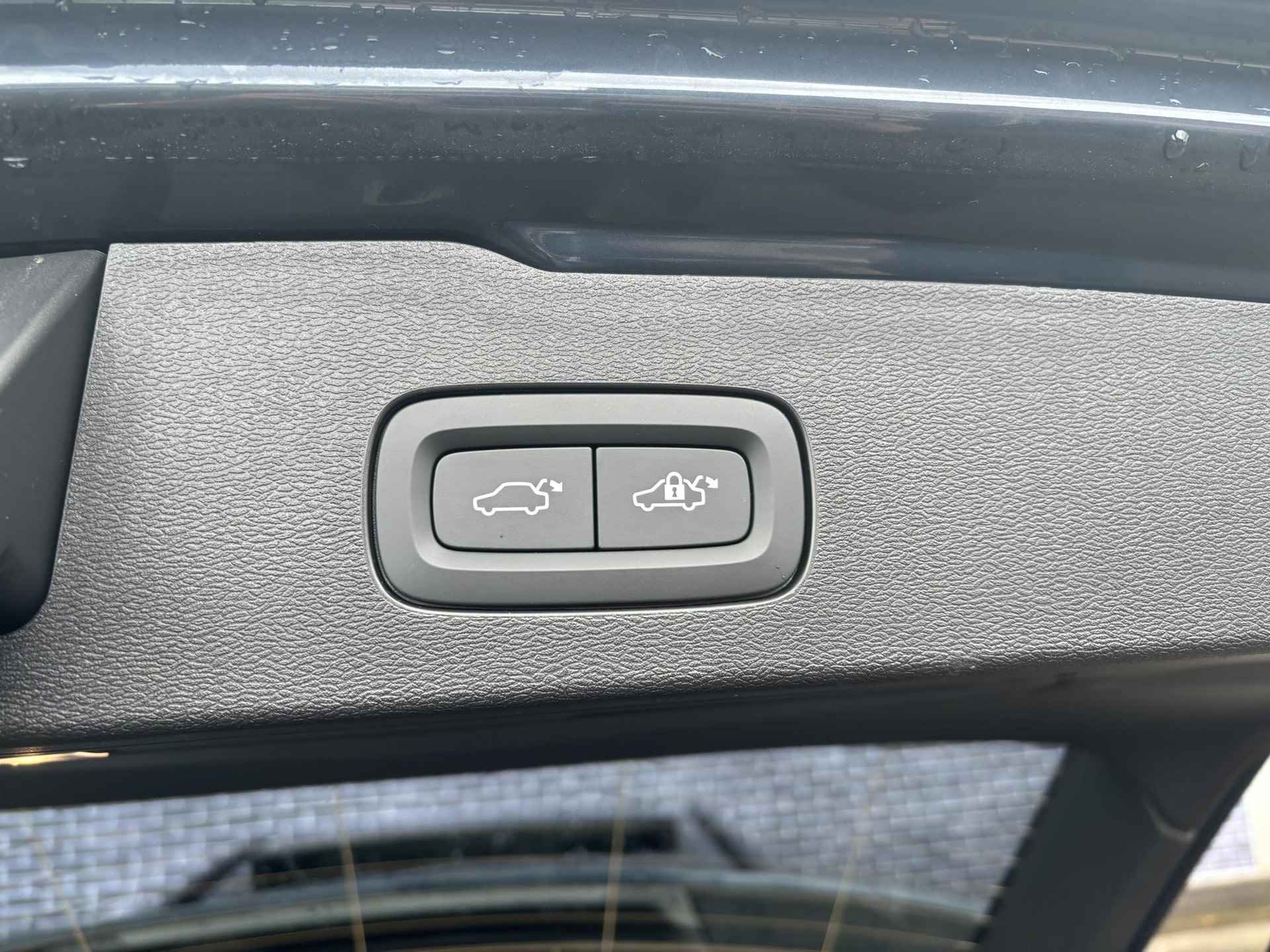 Volvo V60 B4 Automaat Plus Dark | Trekhaak | Elektr. Panoramadak | Full LED | Adaptive Cruise control | BLIS | Stoelverst. met geheugen - 20/31
