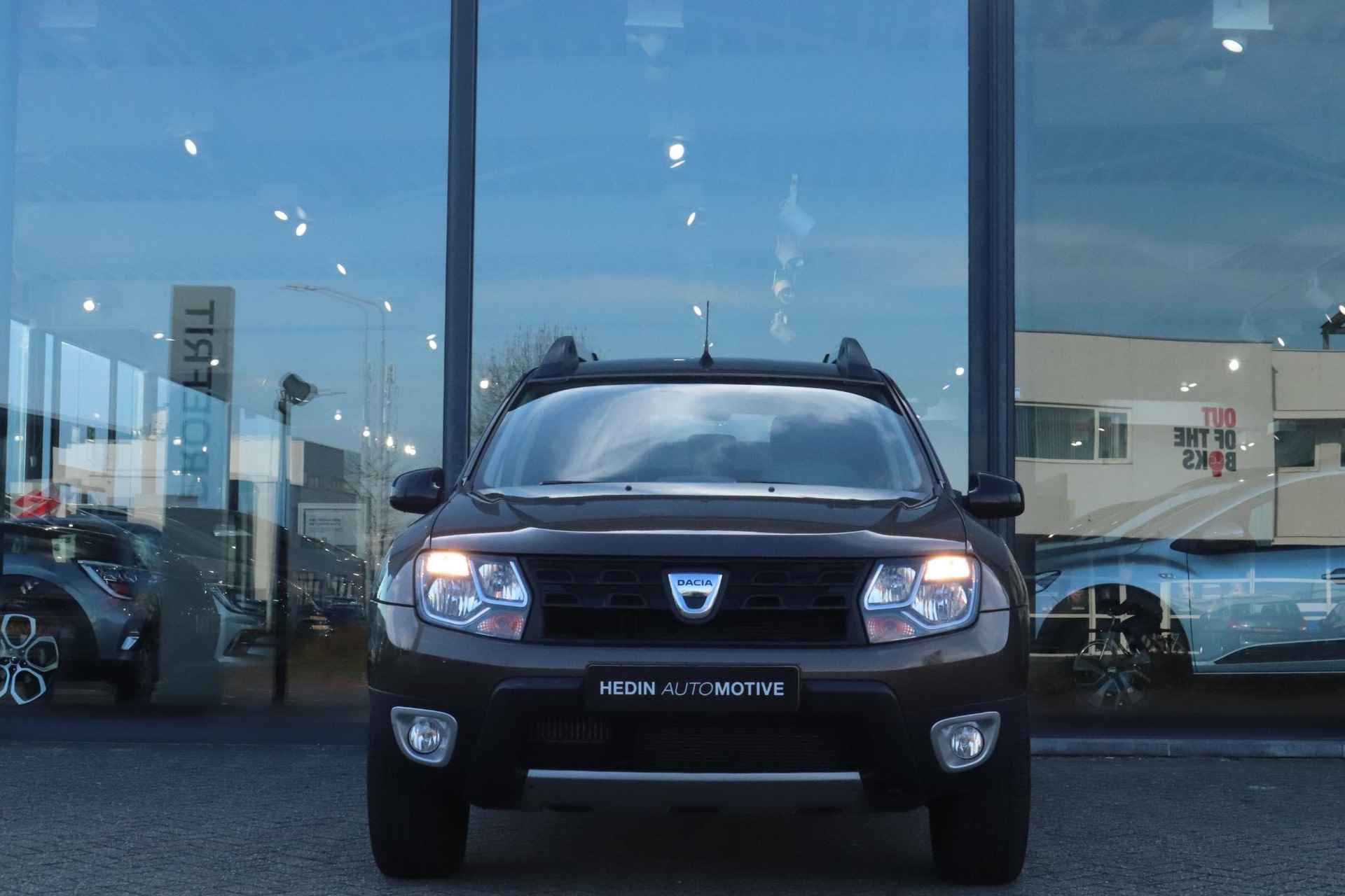 Dacia Duster 1.2 TCe 4x2 Blackshadow | Leder | Camera | Navigatie | Cruise Control | Climate Control | - 7/30