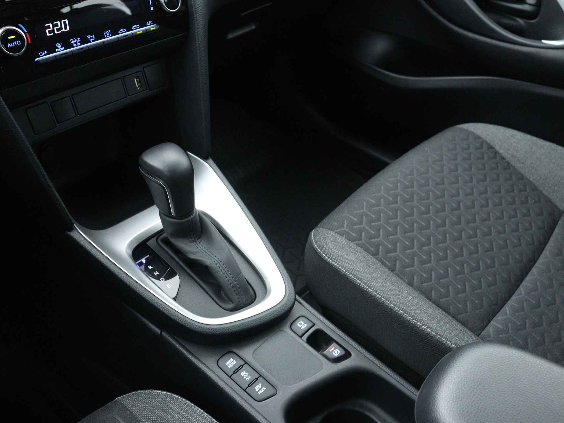 Toyota Yaris Cross 1.5 Hybrid Active Limited | Apple CarPlay | Camera | LM Velgen | - 13/42