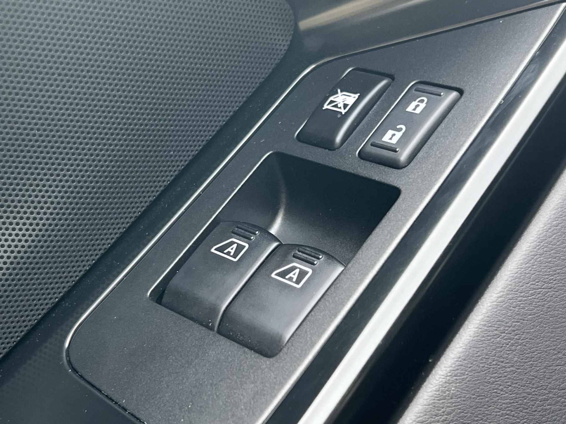 Nissan GT-R 3.8 V6 Black Edition Cruise Control | Navigatie | PDC | Camera | Climate Control | Bose Premium Sound | Brembo Remmen | Titanium uitlaat | Apple Carplay | Lederen Kuipstoelen | Black Edition | - 25/49
