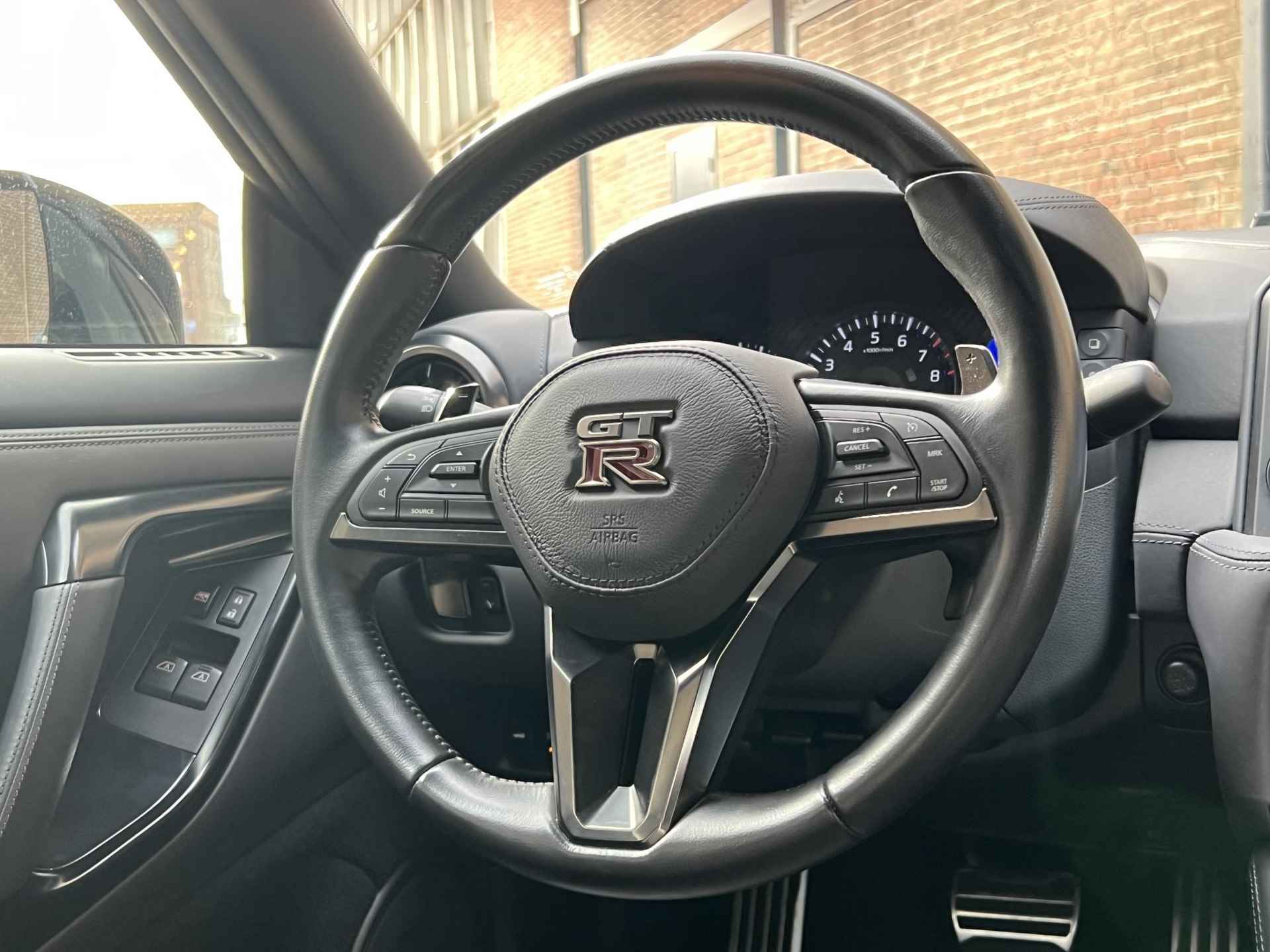 Nissan GT-R 3.8 V6 Black Edition Cruise Control | Navigatie | PDC | Camera | Climate Control | Bose Premium Sound | Brembo Remmen | Titanium uitlaat | Apple Carplay | Lederen Kuipstoelen | Black Edition | - 33/49
