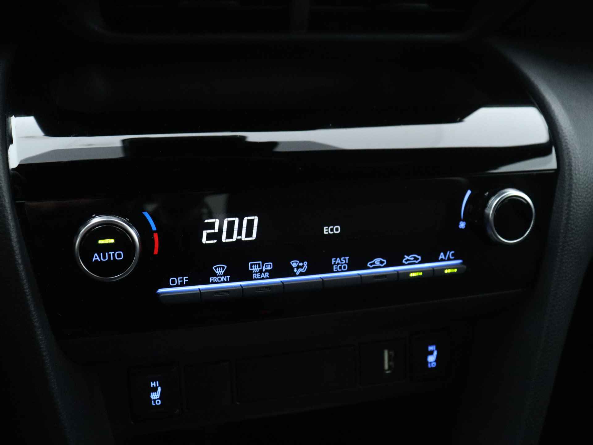 Toyota Yaris Cross 1.5 Hybrid Dynamic Plus Limited | Dodehoek sensor | Parkeersensor voor en achter | Voorstoelen verwarmd | - 12/46
