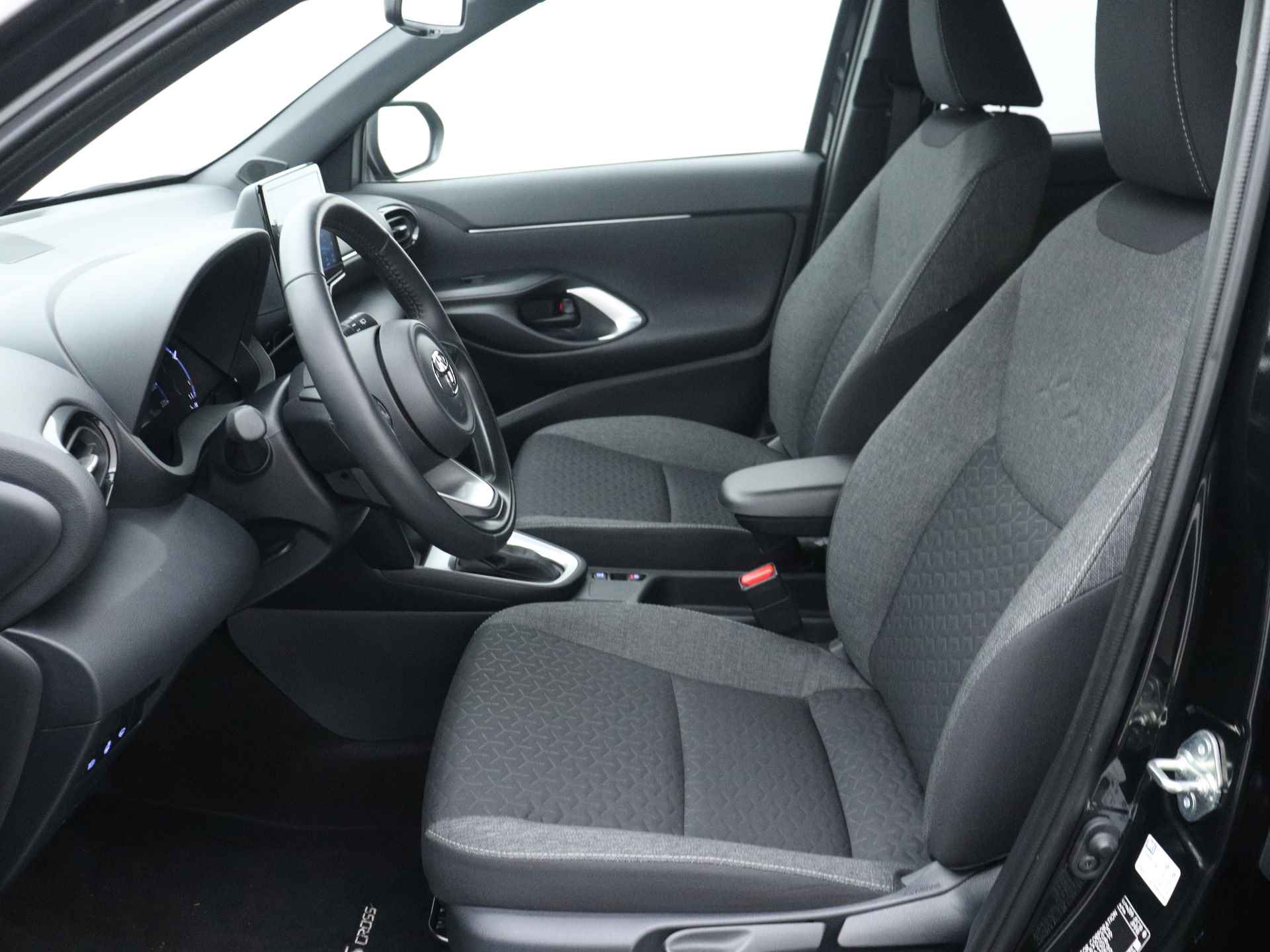 Toyota Yaris Cross 1.5 Hybrid Dynamic Plus Limited | Dodehoek sensor | Parkeersensor voor en achter | Voorstoelen verwarmd | - 20/46