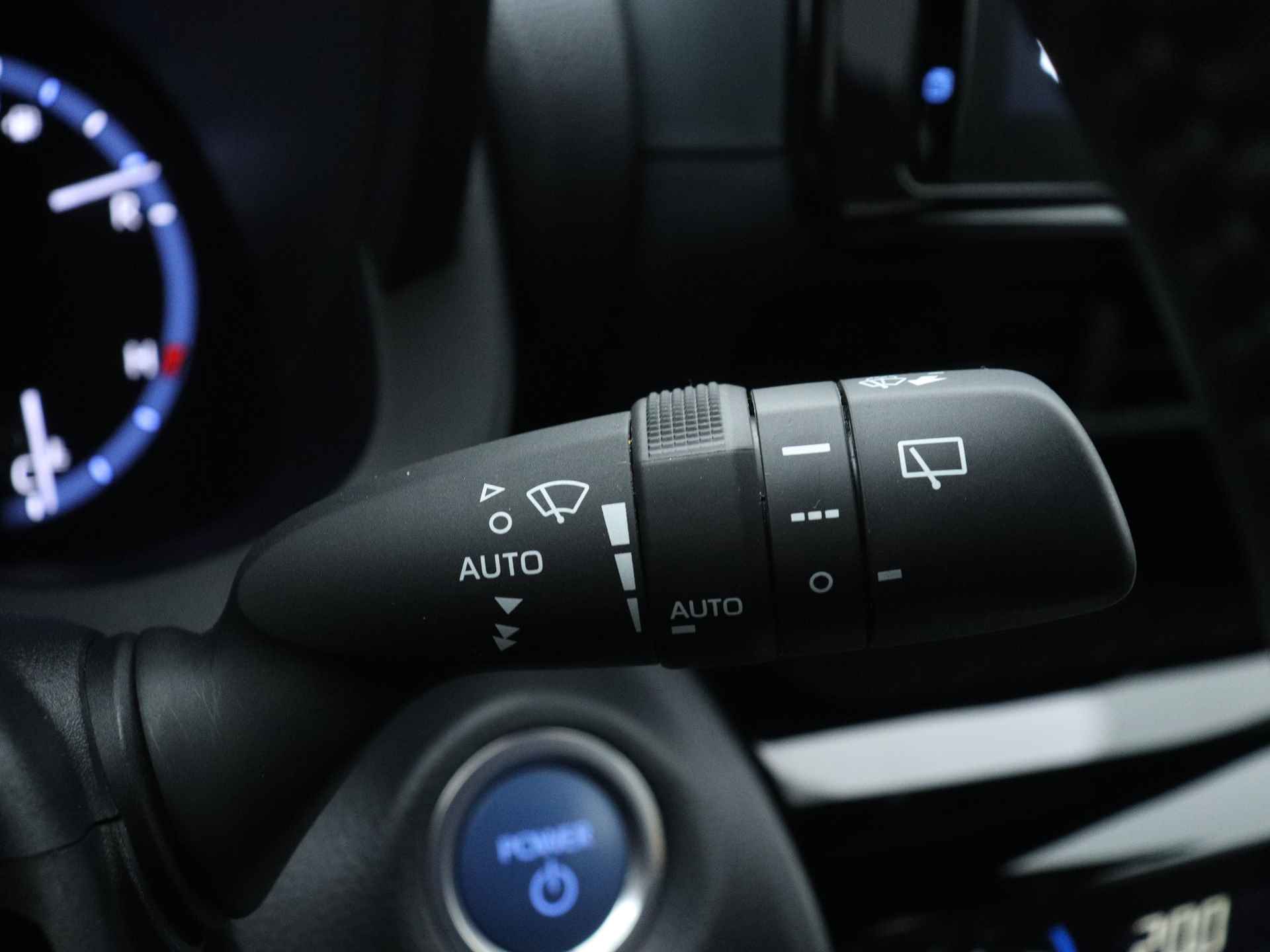 Toyota Yaris Cross 1.5 Hybrid Dynamic Plus Limited | Dodehoek sensor | Parkeersensor voor en achter | Winter Pack | - 25/46
