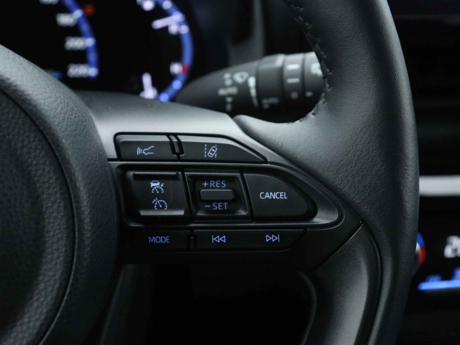 Toyota Yaris Cross 1.5 Hybrid Dynamic Plus Limited | Dodehoek sensor | Parkeersensor voor en achter | Winter Pack | - 26/46