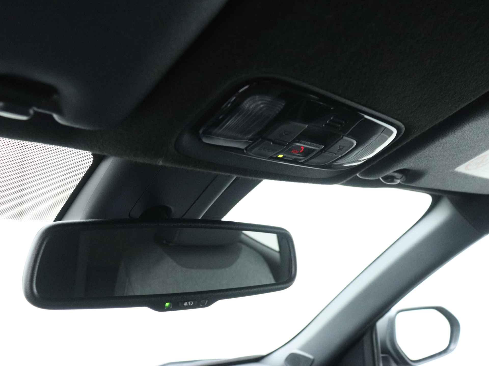 Toyota Yaris Cross 1.5 Hybrid Dynamic Plus Limited | Dodehoek sensor | Parkeersensor voor en achter | Winter Pack | - 32/46
