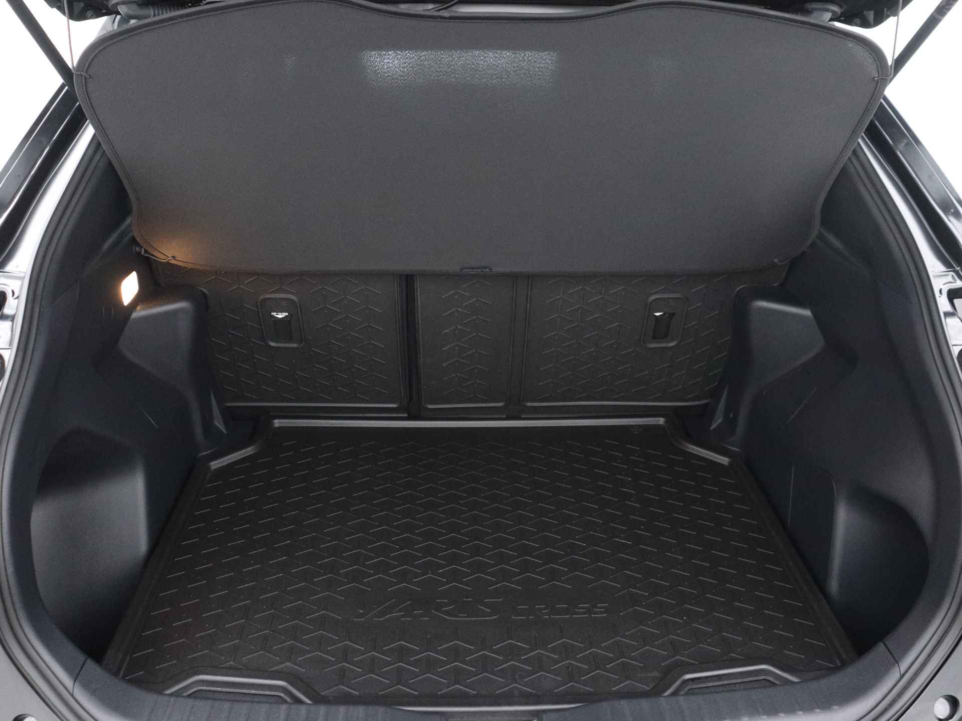Toyota Yaris Cross 1.5 Hybrid Dynamic Plus Limited | Dodehoek sensor | Parkeersensor voor en achter | Voorstoelen verwarmd | - 37/46