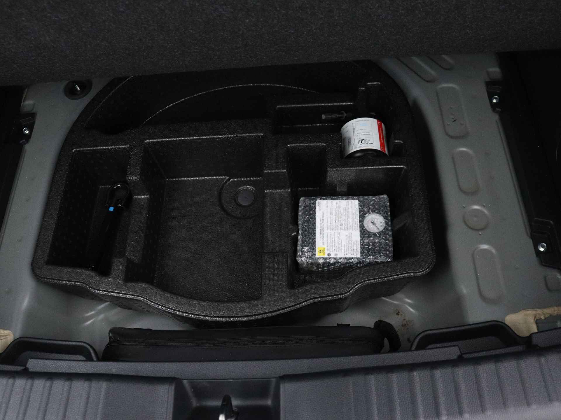 Toyota Yaris Cross 1.5 Hybrid Dynamic Plus Limited | Dodehoek sensor | Parkeersensor voor en achter | Winter Pack | - 40/46