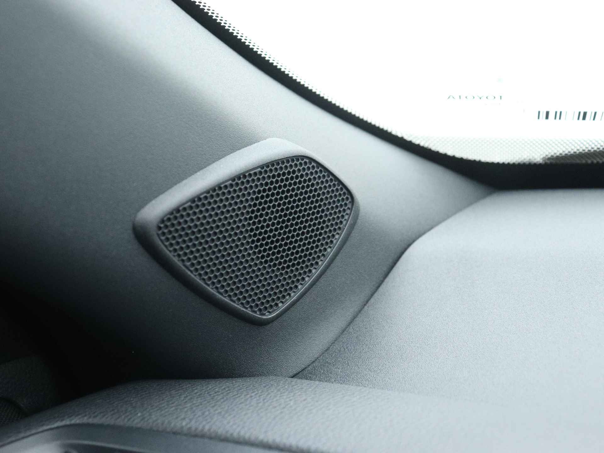 Toyota Yaris Cross 1.5 Hybrid Dynamic Plus Limited | Dodehoek sensor | Parkeersensor voor en achter | Voorstoelen verwarmd | - 45/46