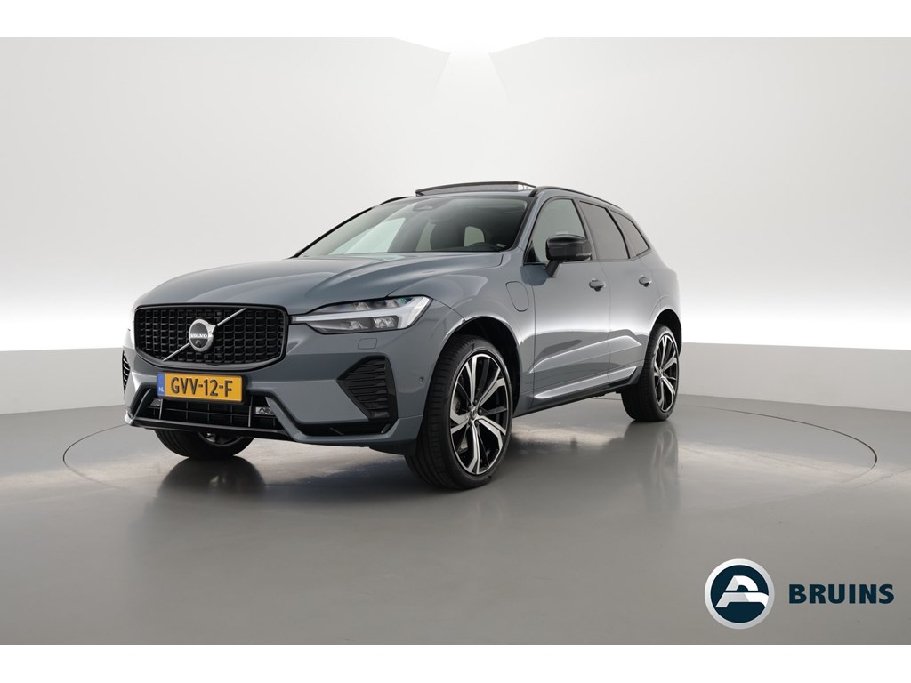 Volvo XC60 2.0 T6 Recharge AWD Plus Dark, Luchtvering, Pano, H&K, Trekhaak, 360 camera