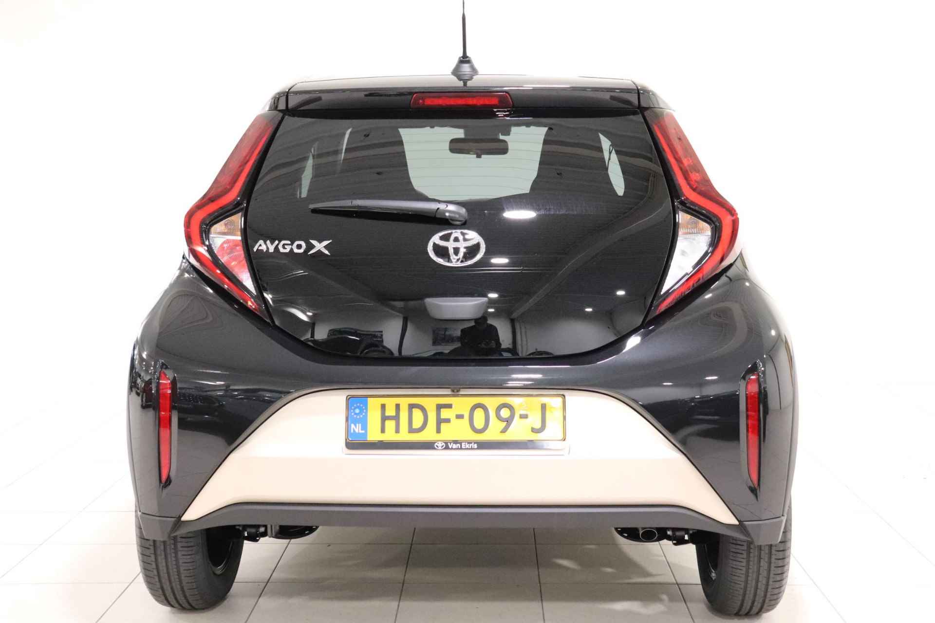 Toyota Aygo X 1.0 VVT-i MT Pulse, Apple CarPlay en Android Auto, Parkeercamera, Adaptive Cruise control & Climate control! - 17/31