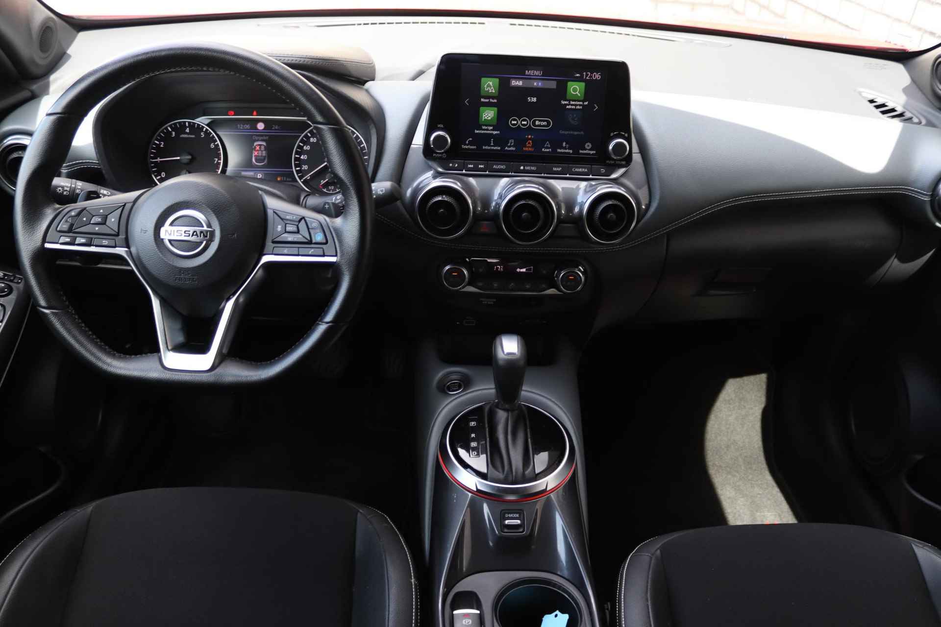 Nissan Juke 1.0 DIG-T 116 DCT7 Tekna | Navigatie | 360 Camera | Bose | Stoelverwarming | Voorruitverwarming | 19" LM-Velgen | Apple Carplay/Android Auto - 4/34