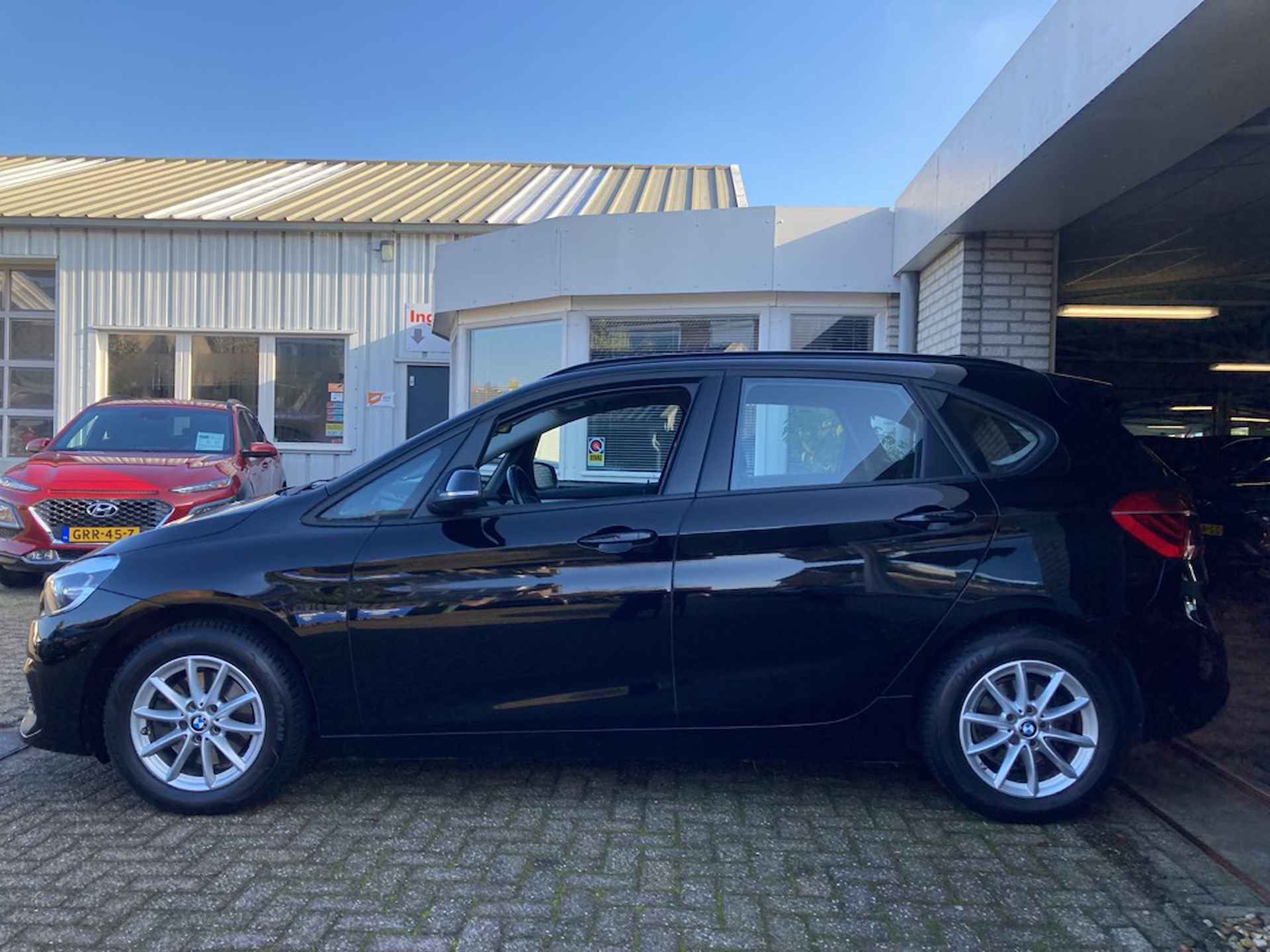 Bmw 2-serie Active Tourer 220i Executive AUTOMAAT - 2/19