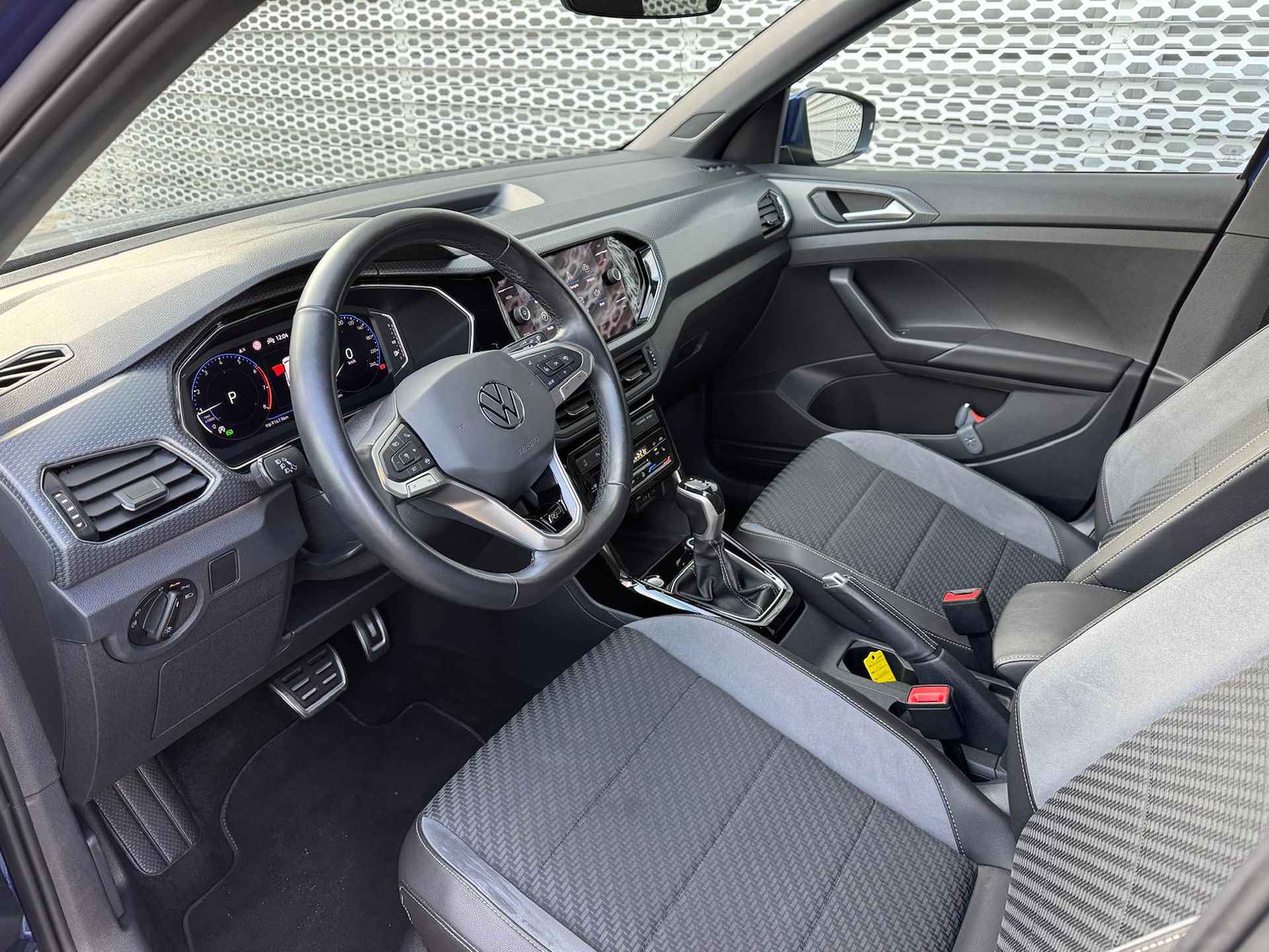 Volkswagen T-Cross 1.0 TSI 110PK R-Line / R-Line Interieur + Exterieur / Digitale Cockpit / 18" LMV / LED / Stoelverwarming - 12/29