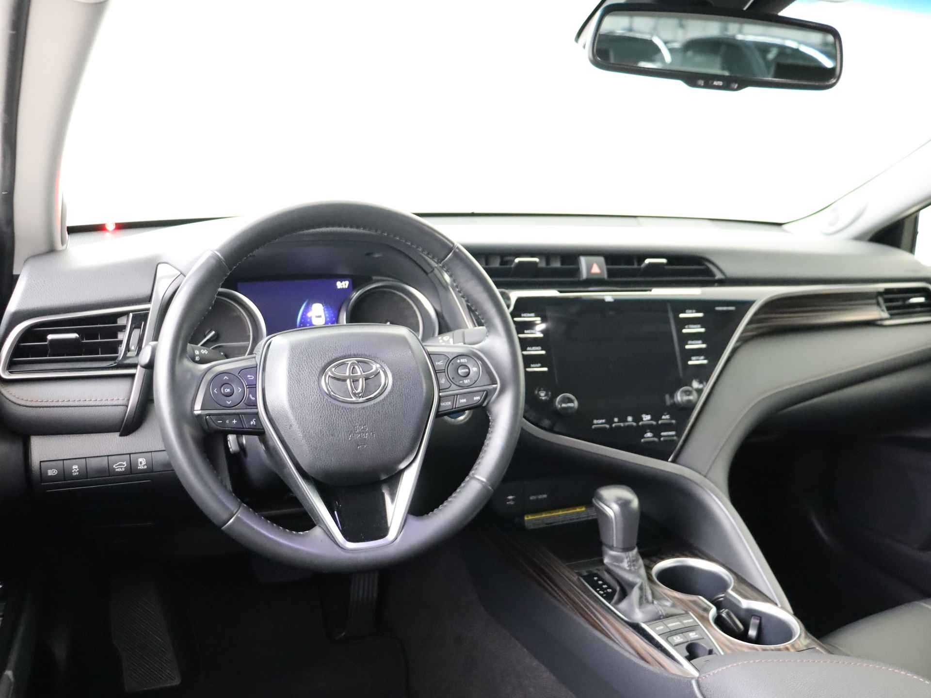 Toyota Camry 2.5 Hybrid Premium I Navigatie I Climate Control I Cruise Control Adaptief I Camera I Lederen Bekleding I 1e Eigenaar I Stoelverwarming Voor I Keyless Entry/Start I - 6/47