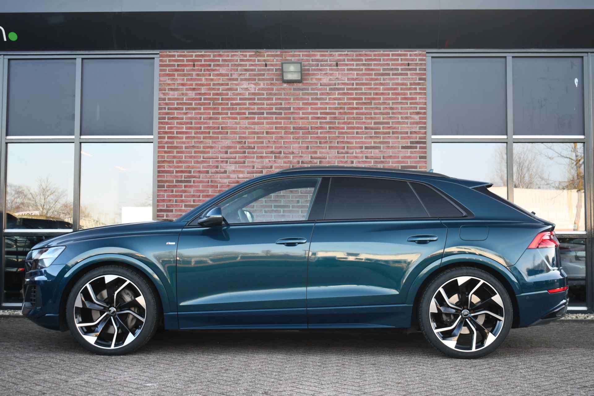 Audi Q8 55 TFSI e quattro S-Line S-zetels Pano 23inch Trekh B&O ACC Softclose - 31/86