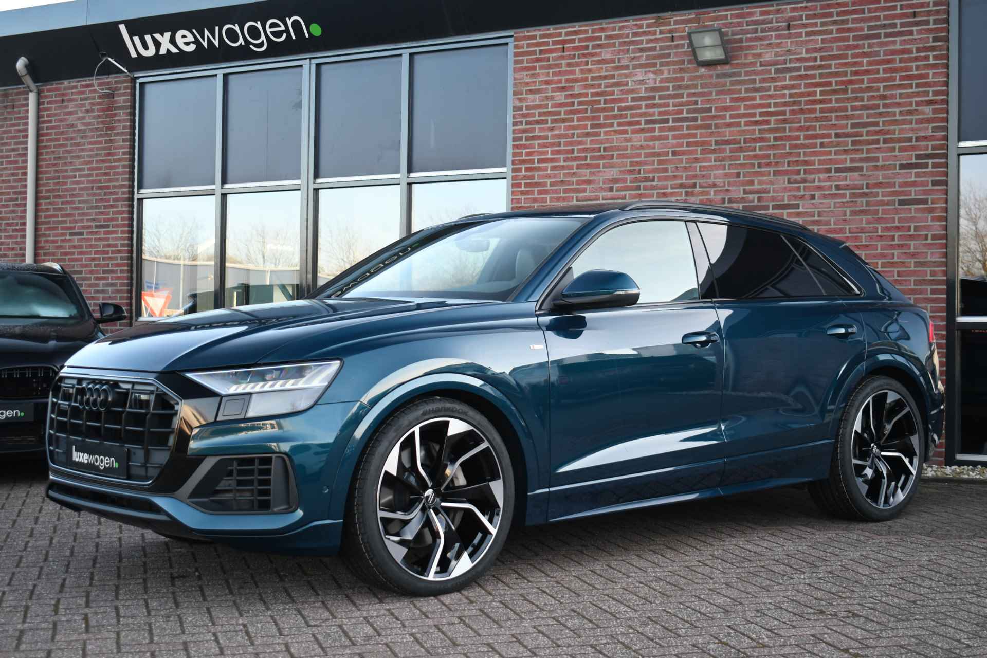 Audi Q8 55 TFSI e quattro S-Line S-zetels Pano 23inch Trekh B&O ACC Softclose - 41/86