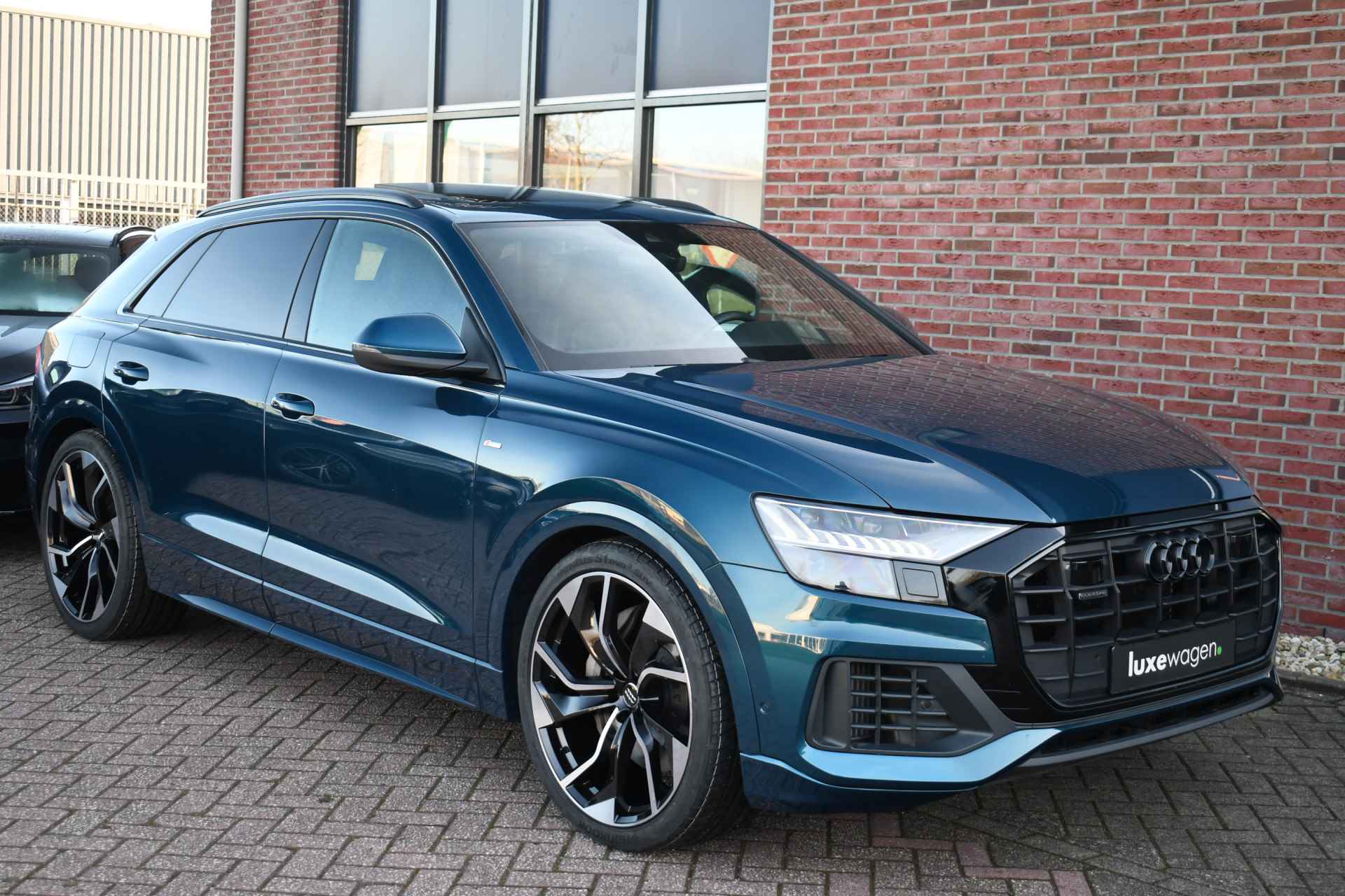 Audi Q8 55 TFSI e quattro S-Line S-zetels Pano 23inch Trekh B&O ACC Softclose - 61/86