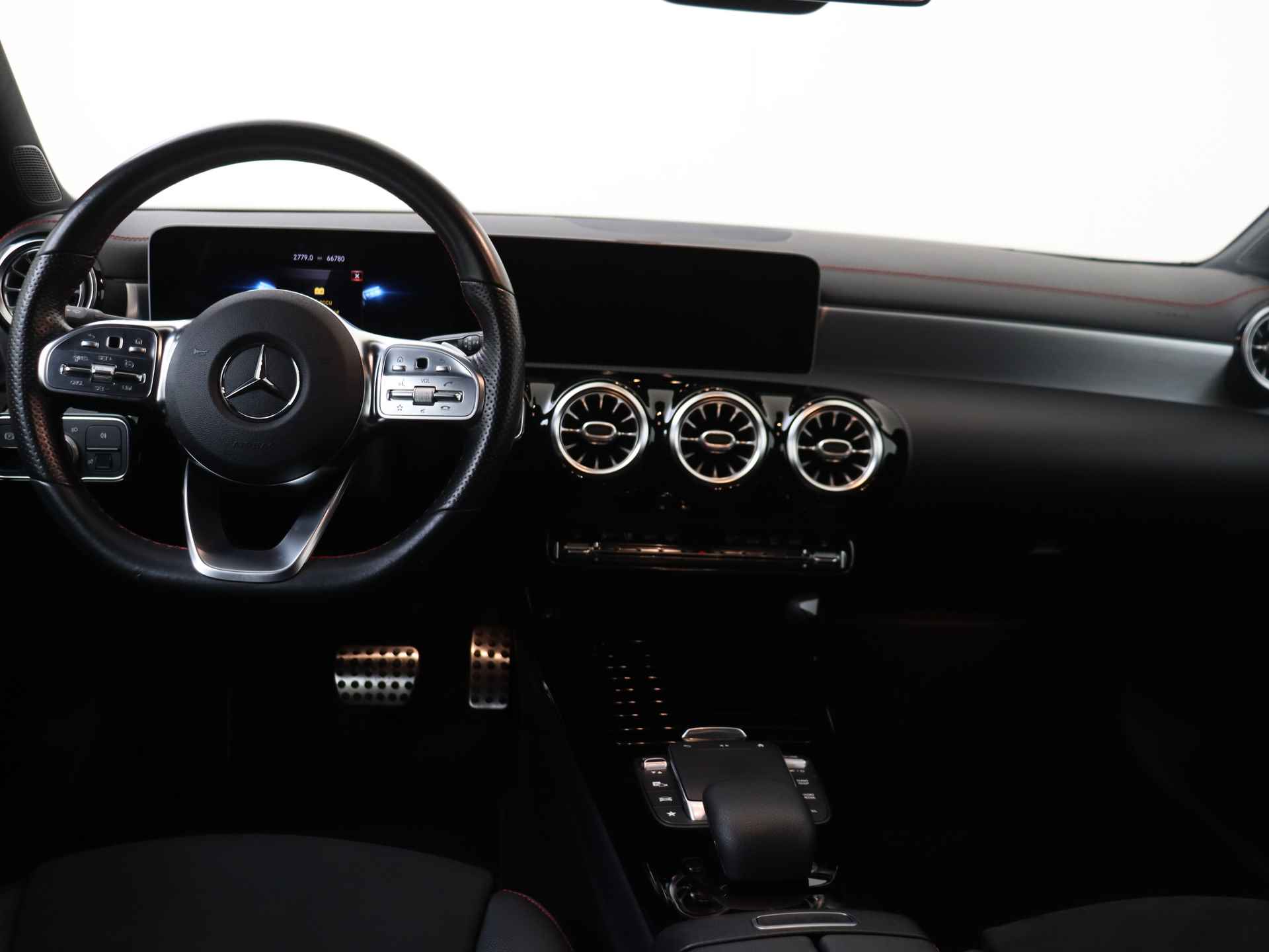 Mercedes-Benz CLA-Klasse 200 Business Solution AMG | Panoramadak | Camera | Widescreen - 6/43