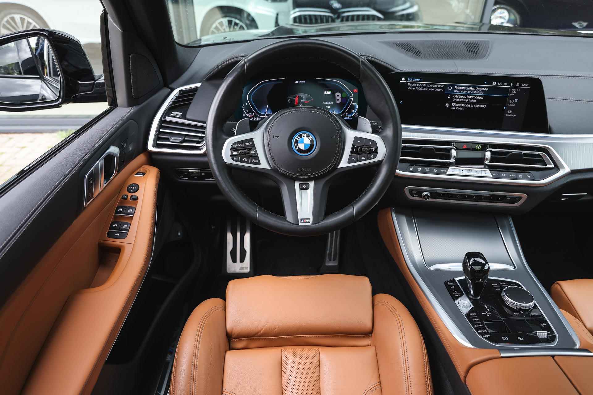 BMW X5 xDrive45e High Executive M Sport Automaat / Panoramadak / Trekhaak / Parking Assistant Plus / Soft-Close / M Multifunctionele stoelen / Head-Up - 4/44