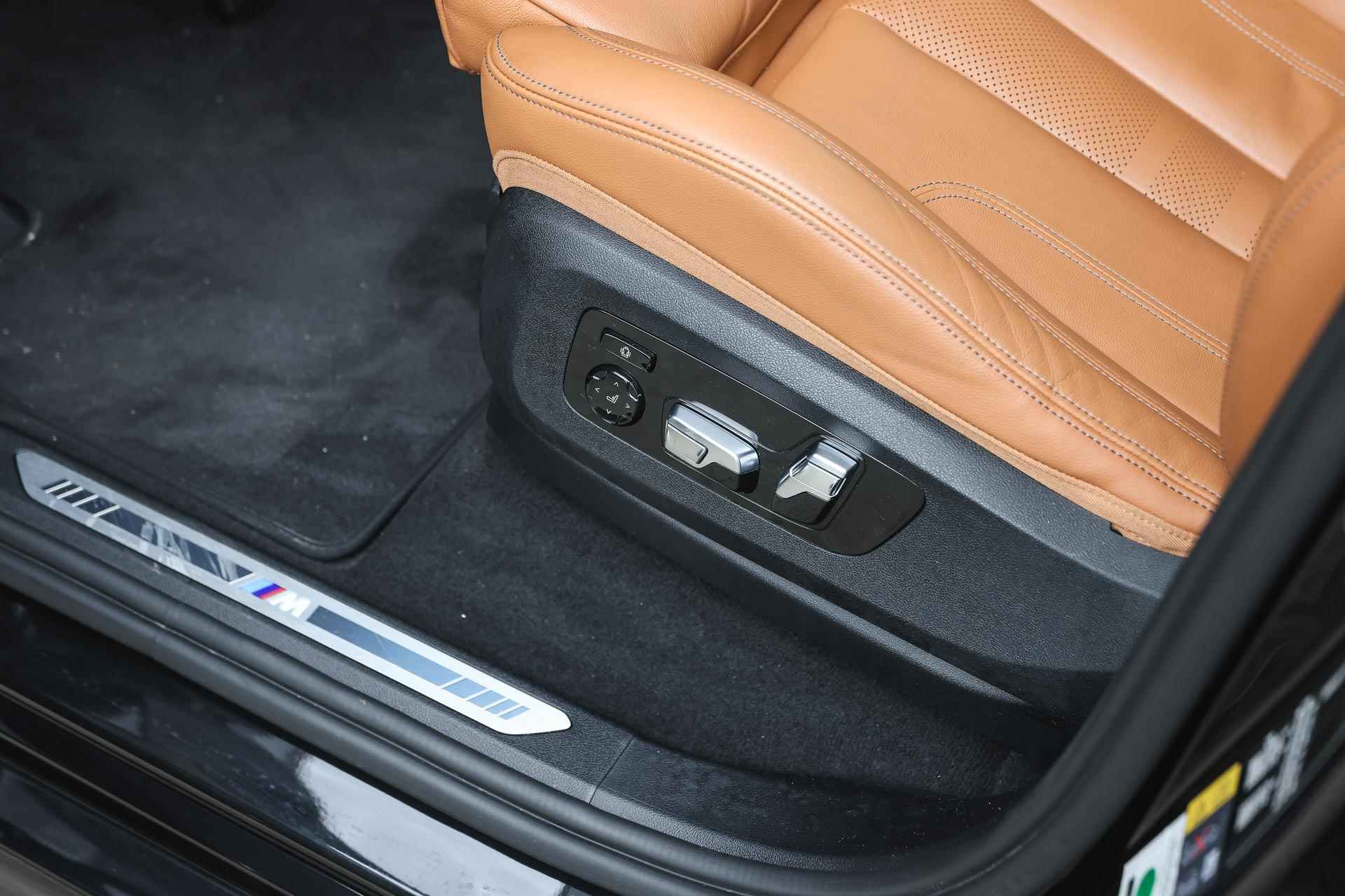 BMW X5 xDrive45e High Executive M Sport Automaat / Panoramadak / Trekhaak / Parking Assistant Plus / Soft-Close / M Multifunctionele stoelen / Head-Up - 15/44