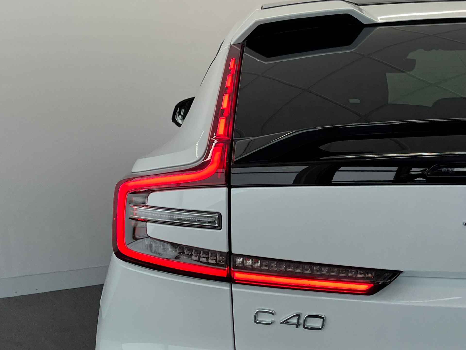 Volvo C40 Recharge Plus 69 kWh | Keyless | Alarm | Warmtepomp | Cruise Adaptief | BLIS | - 40/42