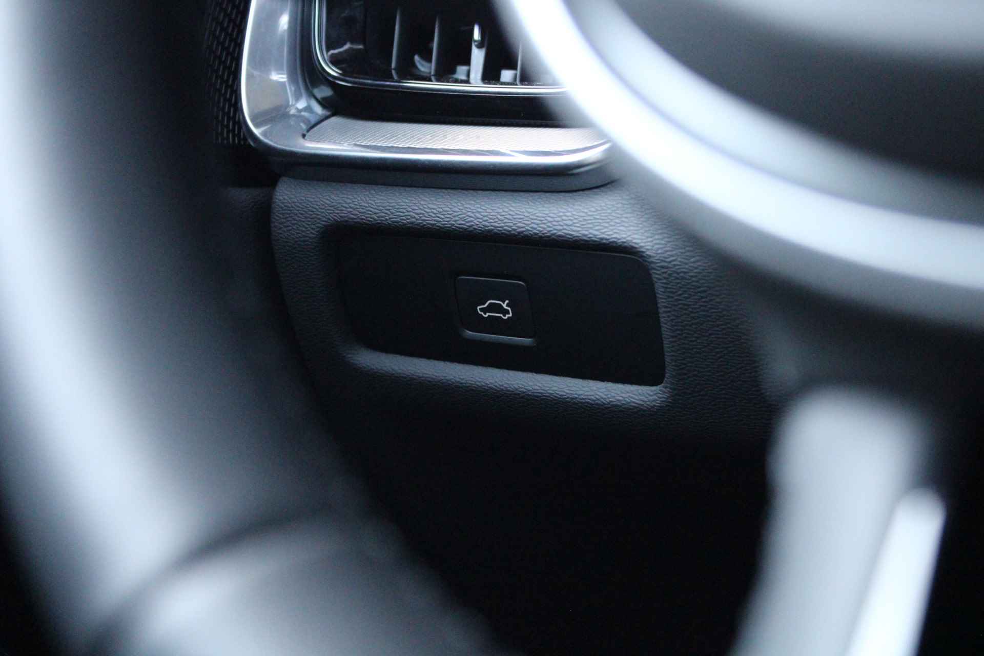 Volvo S60 B4 Ultimate Dark | Sportstoel | 360° Camera | Head-Up Display | Harman/Kardon | Adaptive Cruise | Panoramadak | Elektrische Stoe - 46/46