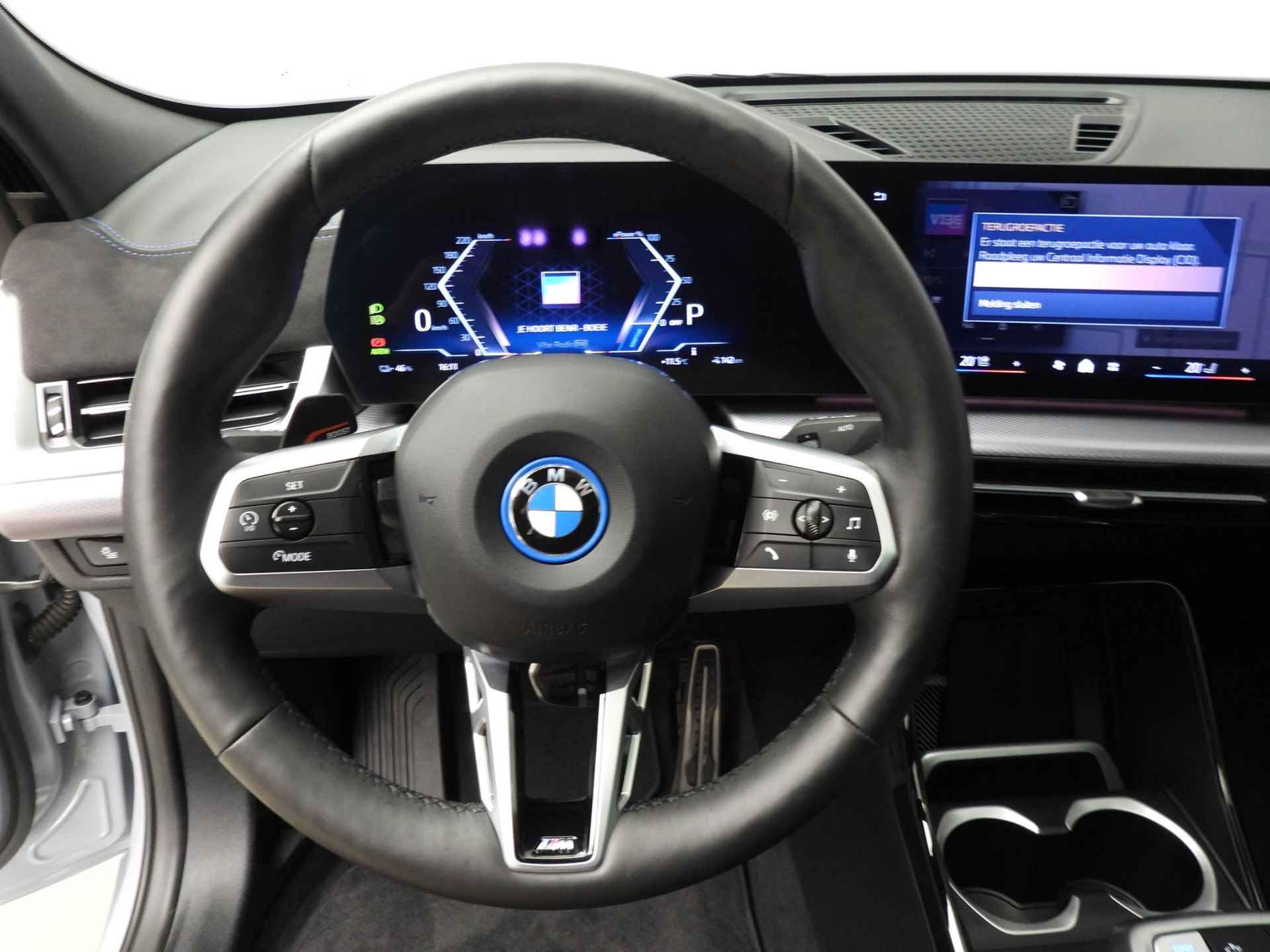 BMW iX2 xDrive30 |M-Sportpakket | LED | HUD | Trekhaak | Schuifdak | Elektr. zetels | DAB | Harman-kardon sound | Alu 20 inch - 11/40