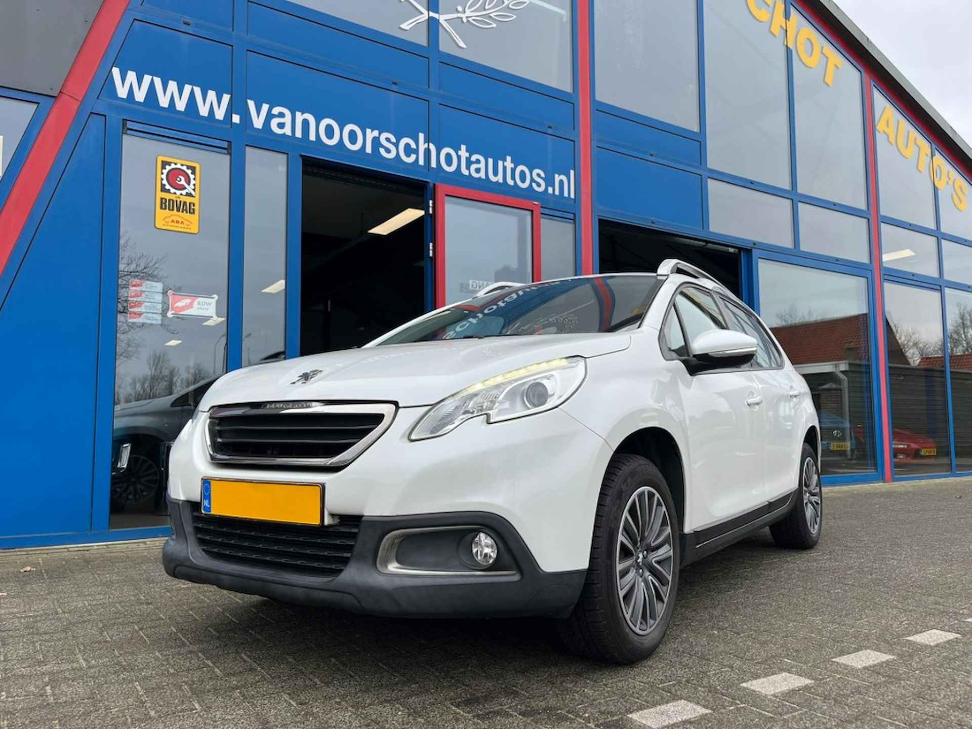 PEUGEOT 2008 1.2 110pk Navi Carplay Led Airco