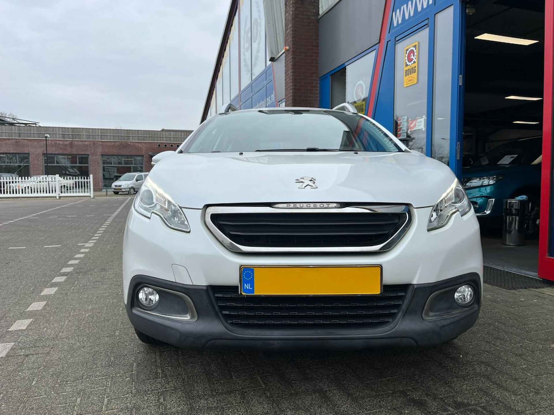 PEUGEOT 2008 1.2 110pk Navi Carplay Led Airco - 17/20