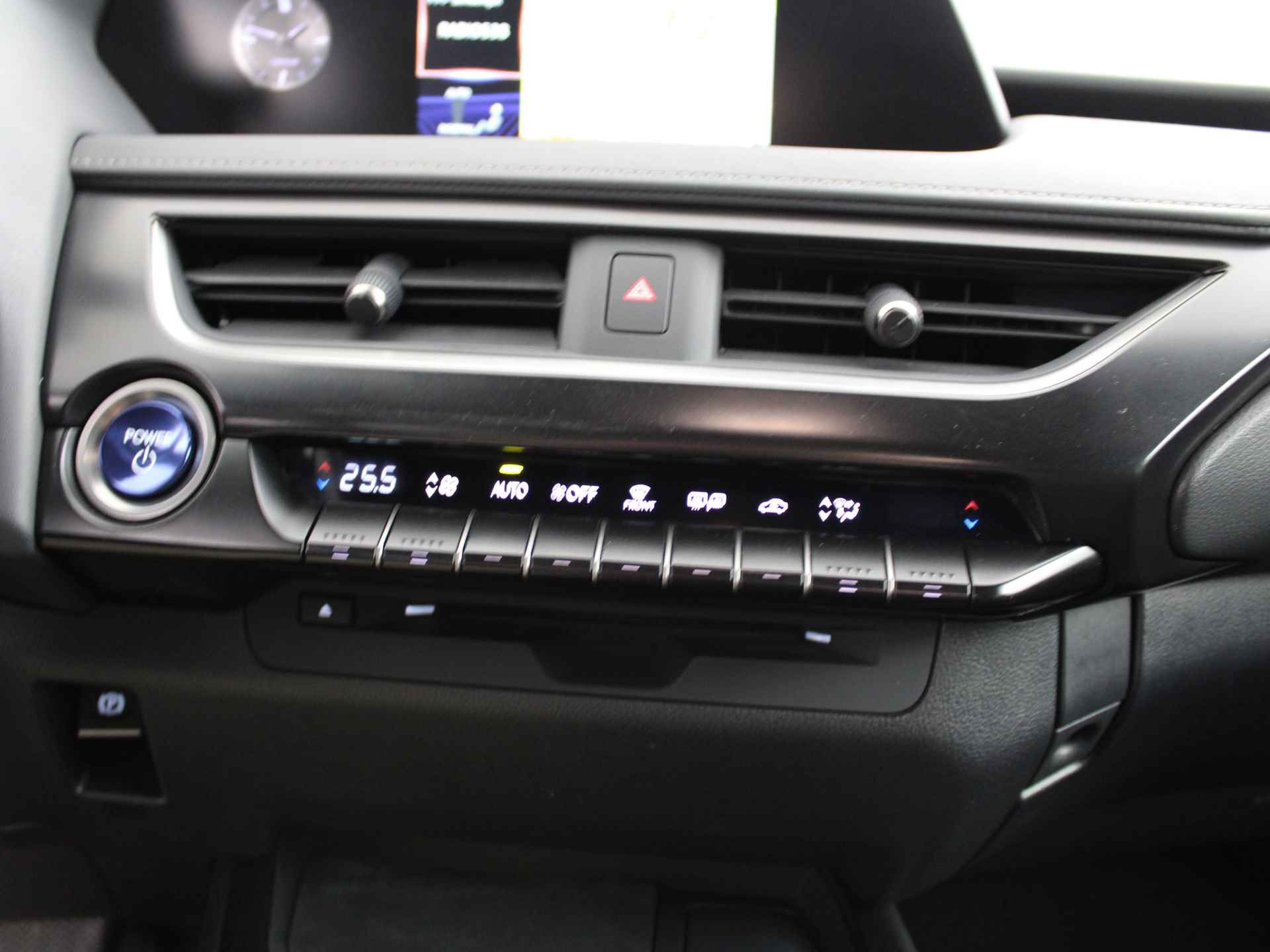 Lexus UX 250h Business Line Limited | Lexus Navigatie | Parkeercamera | Cruise Control Adaptief | Climate Control | - 13/40