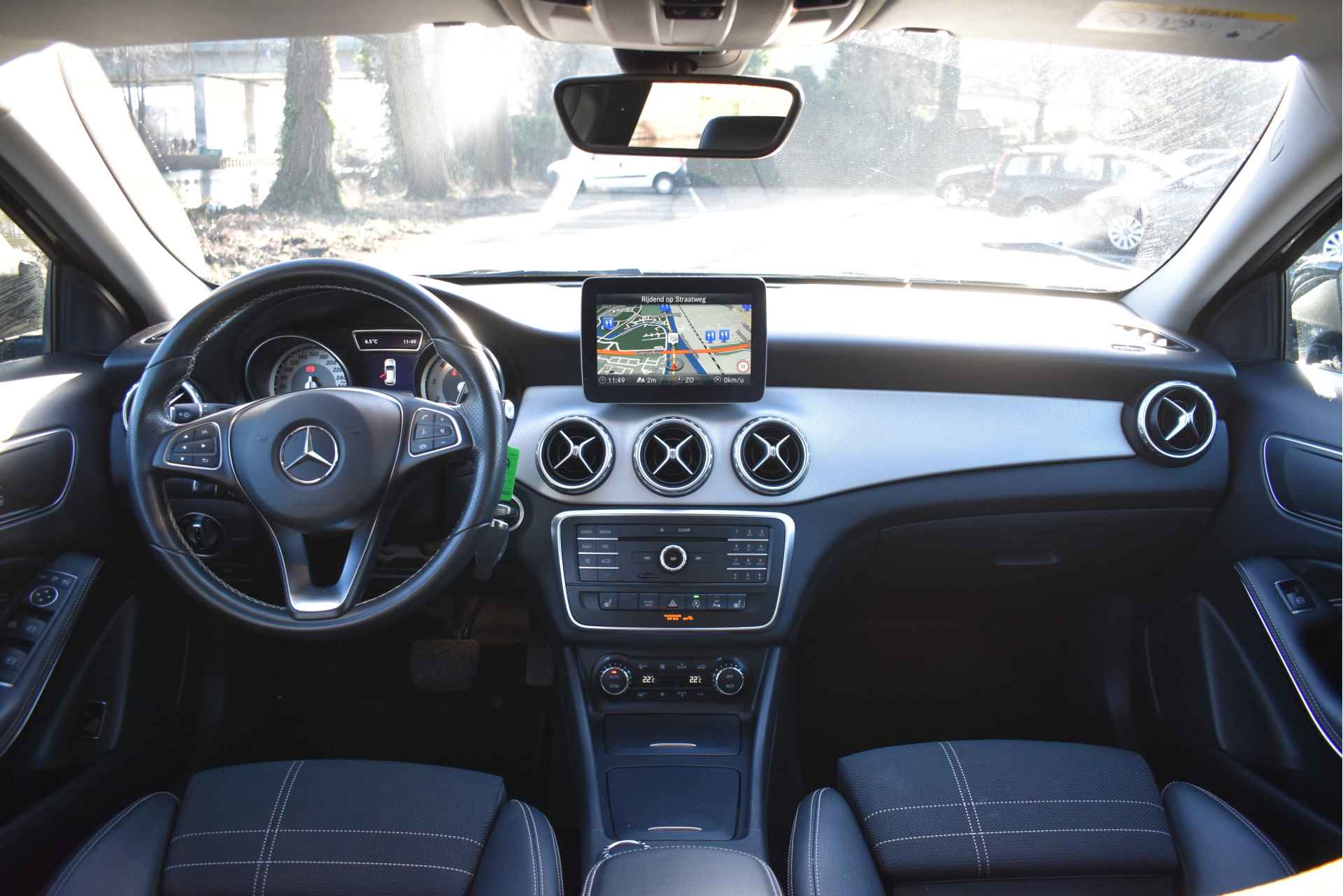 Mercedes-Benz GLA 180 | Camera | Allweather | Stoelverw | Navi | Cruise Control | LED | LM-Velgen - 12/63