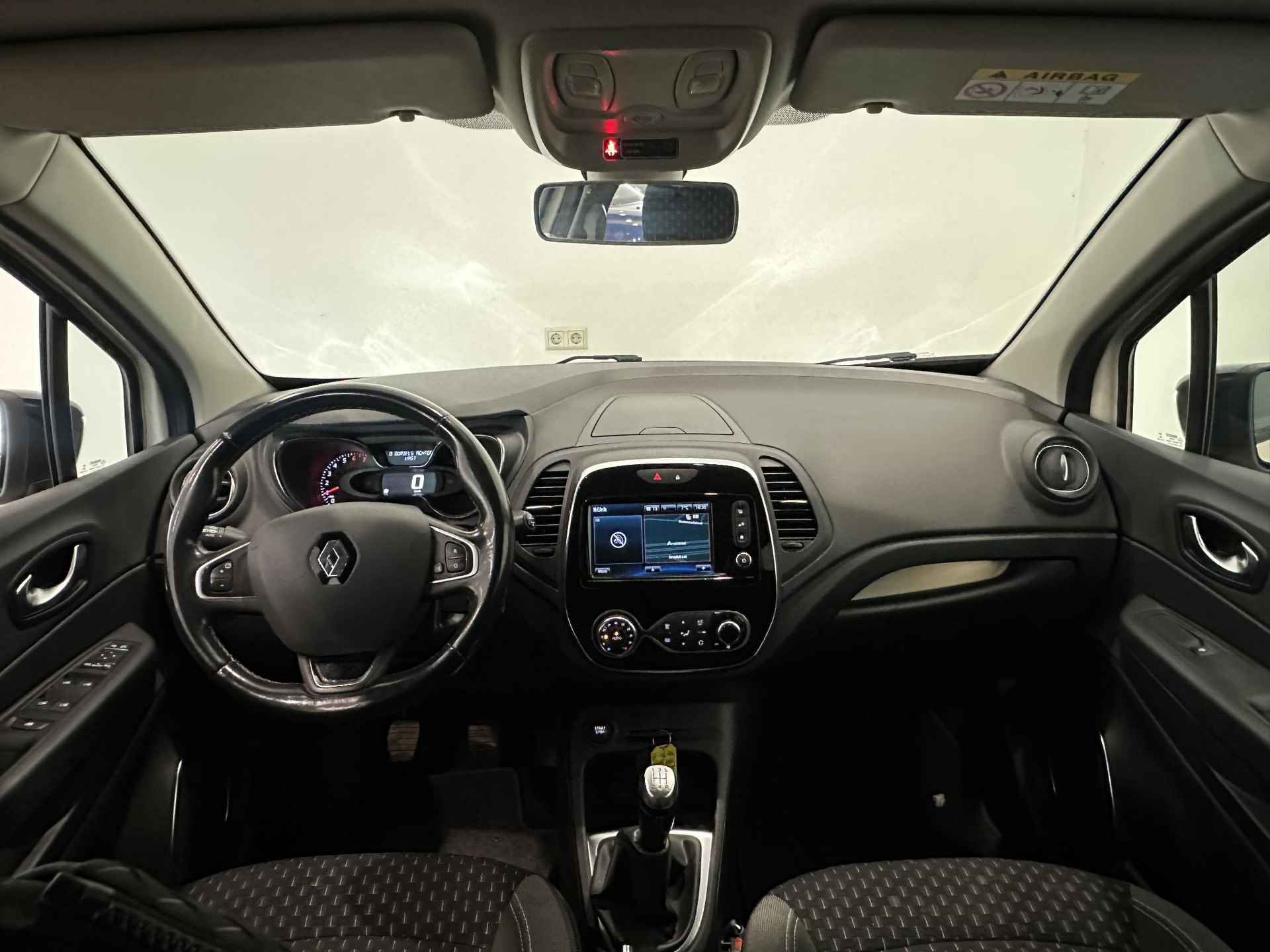 Renault Captur 0.9 TCe 90 Intens | Trekhaak | Navigatie | Climate Control | Cruise Control | Parkeersensoren voor, zij, achter en achteruitrijcamera - 10/30