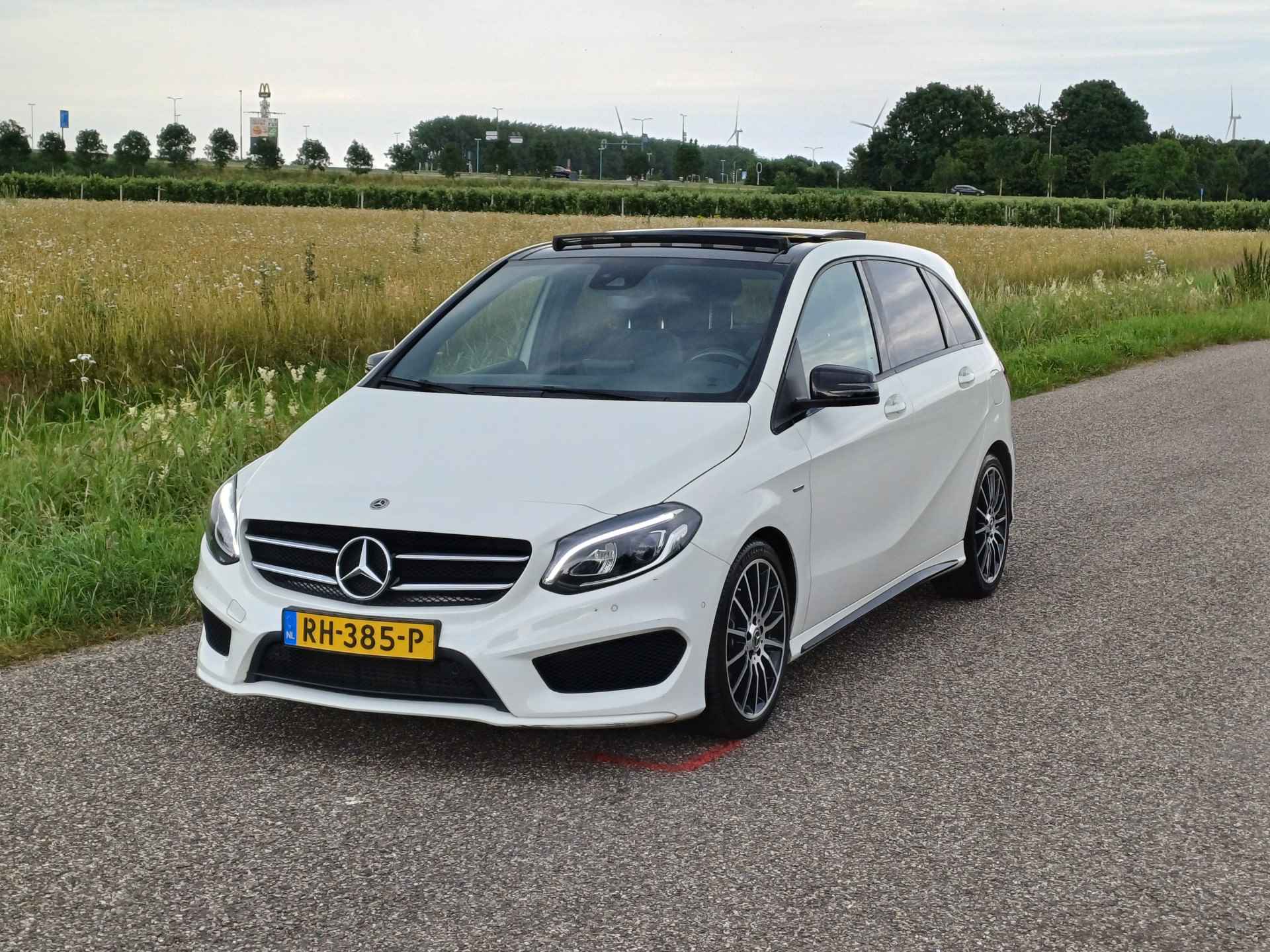 Mercedes-Benz B-Klasse 180 EDITION | NL | AMG-Line | Pano Dak | LED | Camera | Navi | Cruise | 18 INCH - 4/48