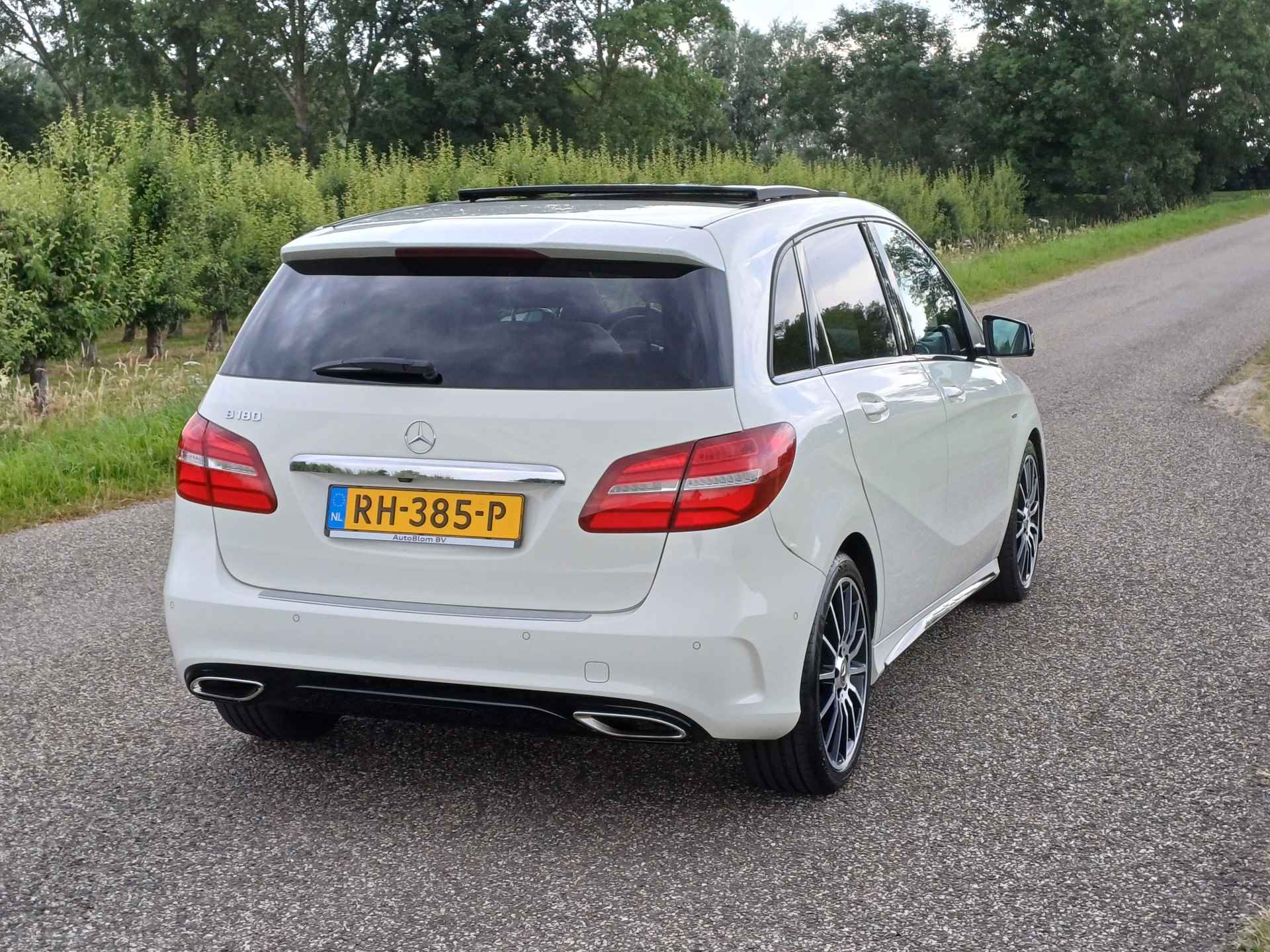 Mercedes-Benz B-Klasse 180 EDITION | NL | AMG-Line | Pano Dak | LED | Camera | Navi | Cruise | 18 INCH - 7/48