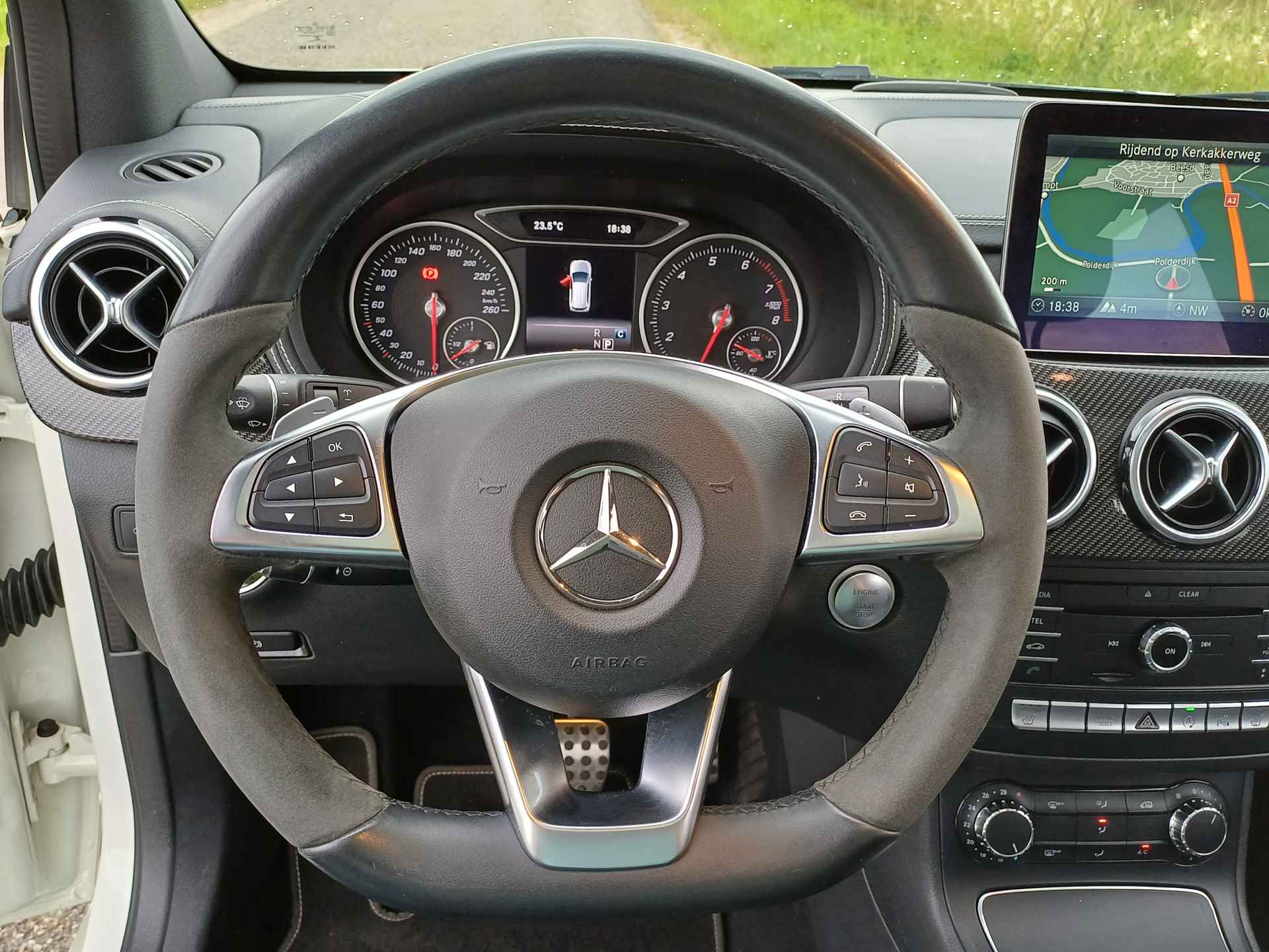 Mercedes-Benz B-Klasse 180 EDITION | NL | AMG-Line | Pano Dak | LED | Camera | Navi | Cruise | 18 INCH - 42/48