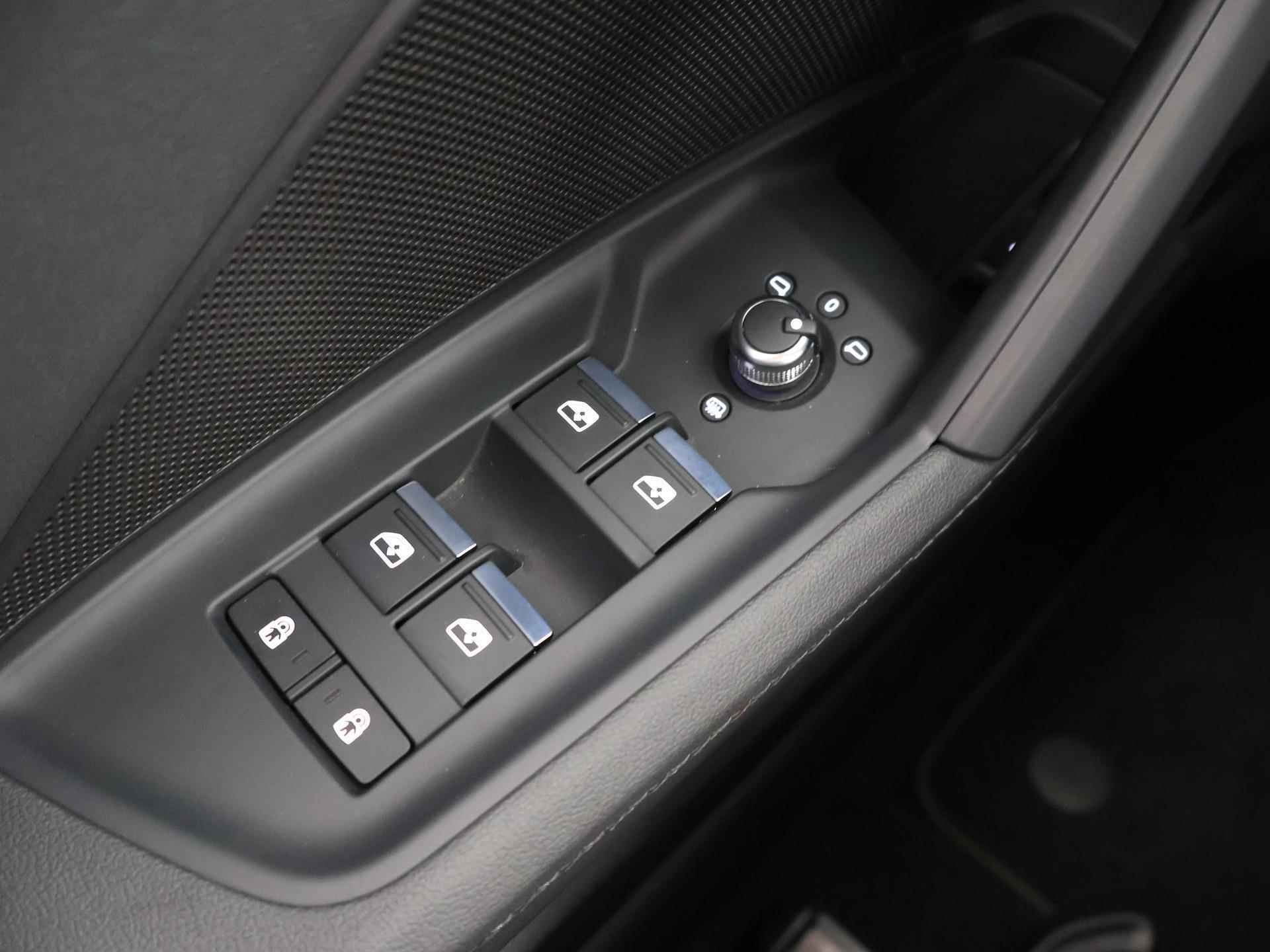 Audi A3 Sportback 40 TFSI S-line E Edition | Phev | Panoramadak | Virtual Cockpit | Navigatie | Adaptieve Cruise Control | Apple Carplay / Android Auto | Stoelverwarming | - 42/51