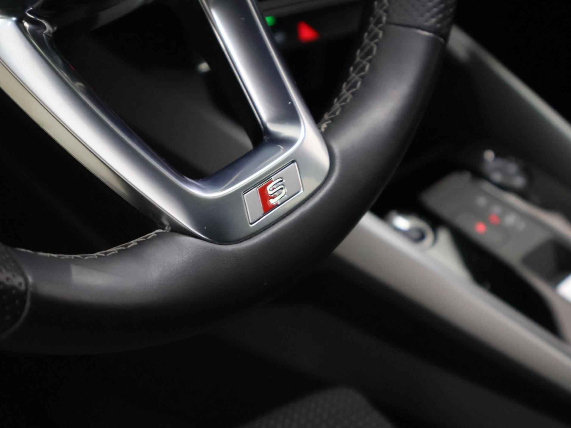 Audi A3 Sportback 40 TFSI S-line E Edition | Phev | Panoramadak | Virtual Cockpit | Navigatie | Adaptieve Cruise Control | Apple Carplay / Android Auto | Stoelverwarming | - 44/51