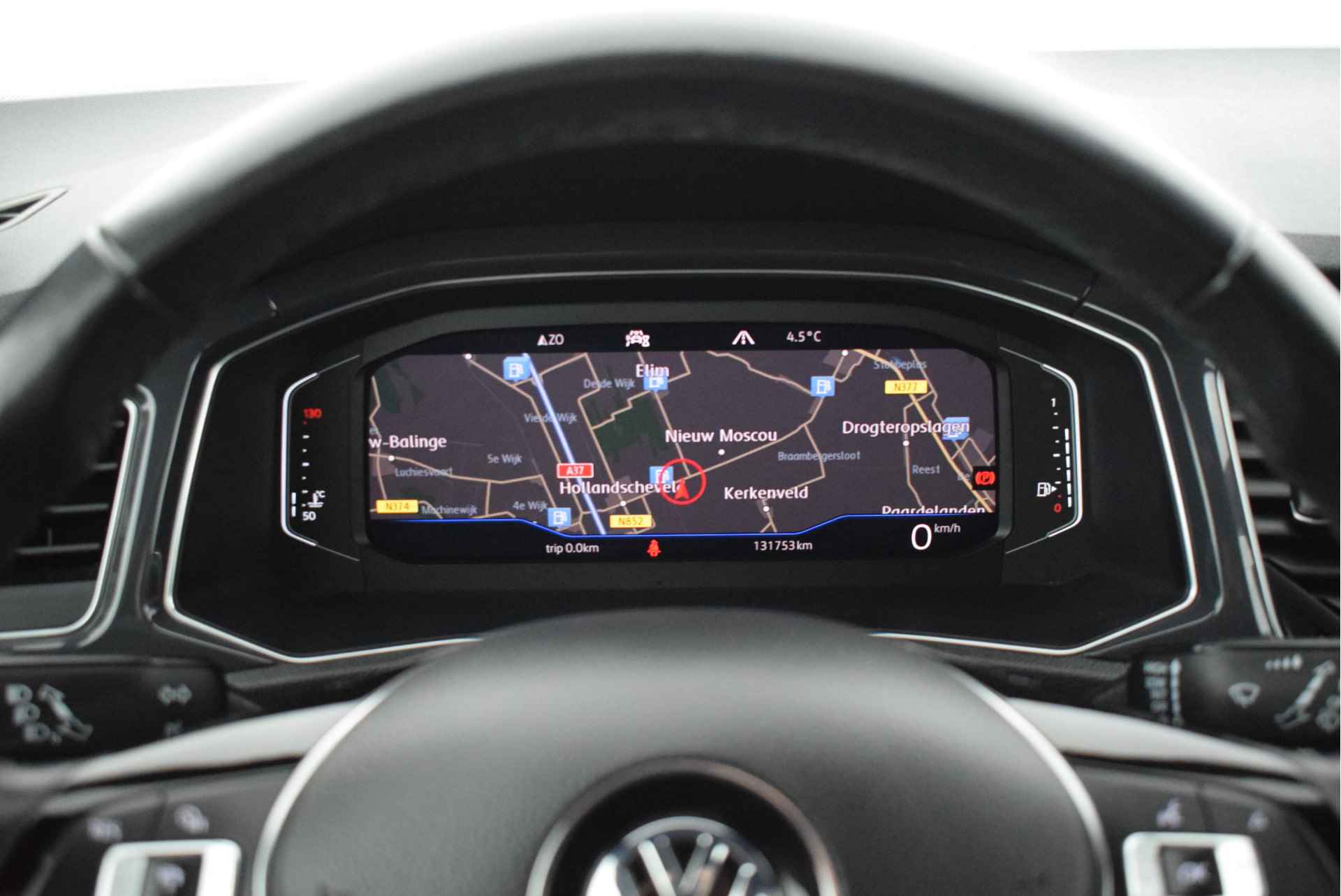 Volkswagen T-Roc 1.5 TSI 150pk H6 R-Line Sport Camera Virtual Cockpit Navigatie - 5/47