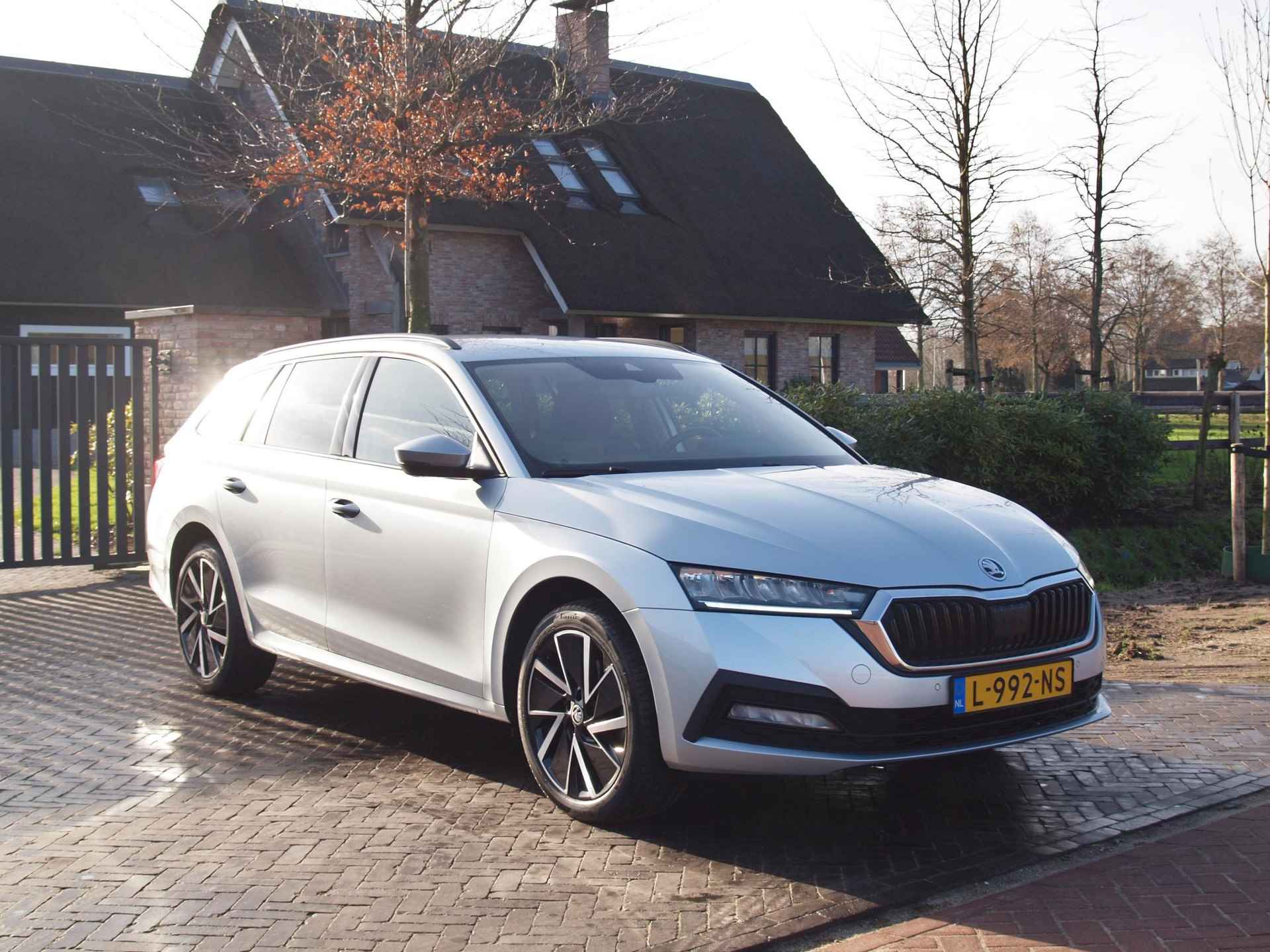 Skoda Octavia Combi 1.4 TSI iV PHEV Business Edition | Apple Carplay| Plug-in Hybride | Trekhaak | NL-Auto | - 4/35