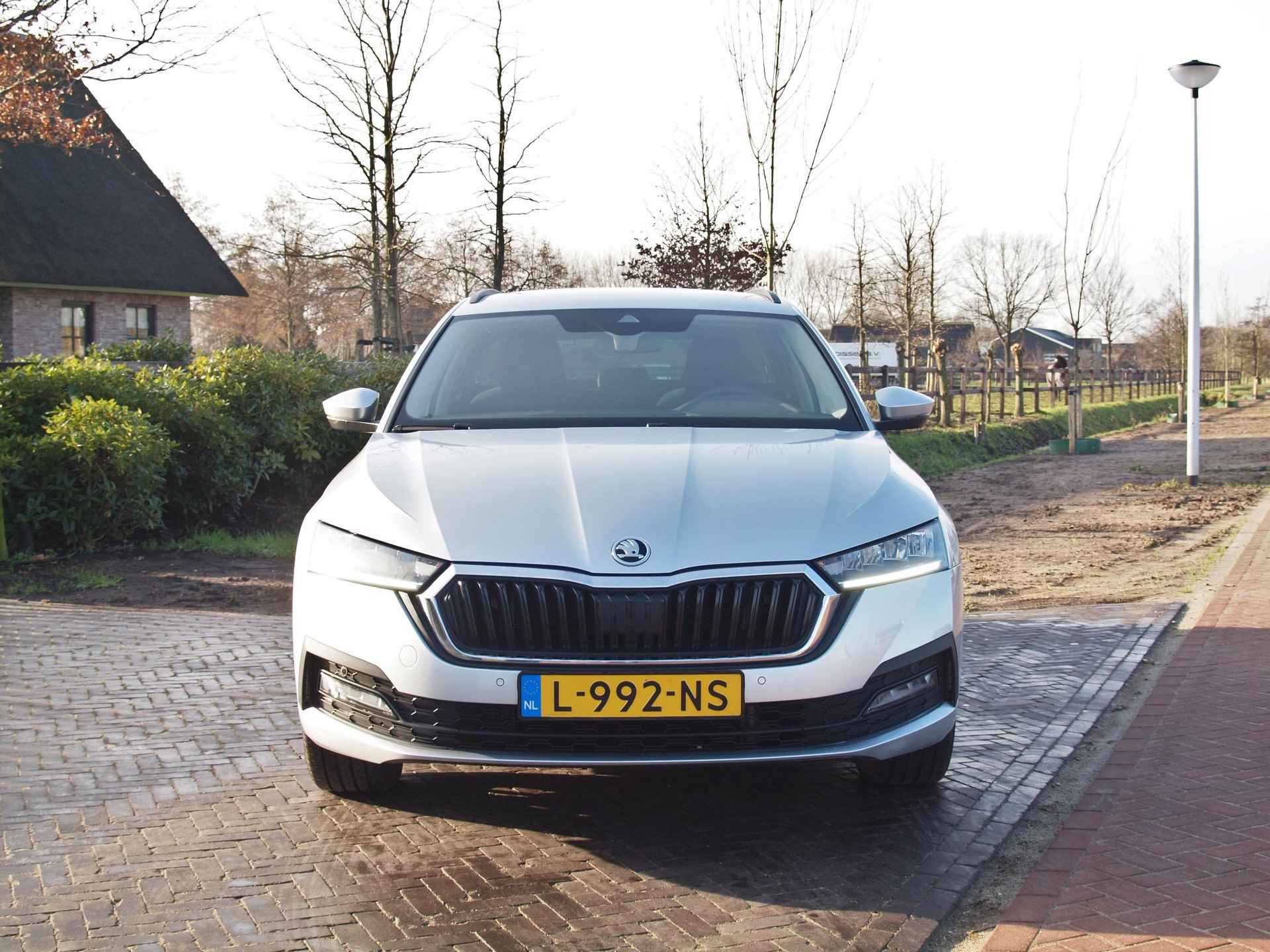 Skoda Octavia Combi 1.4 TSI iV PHEV Business Edition | Apple Carplay| Plug-in Hybride | Trekhaak | NL-Auto | - 5/35