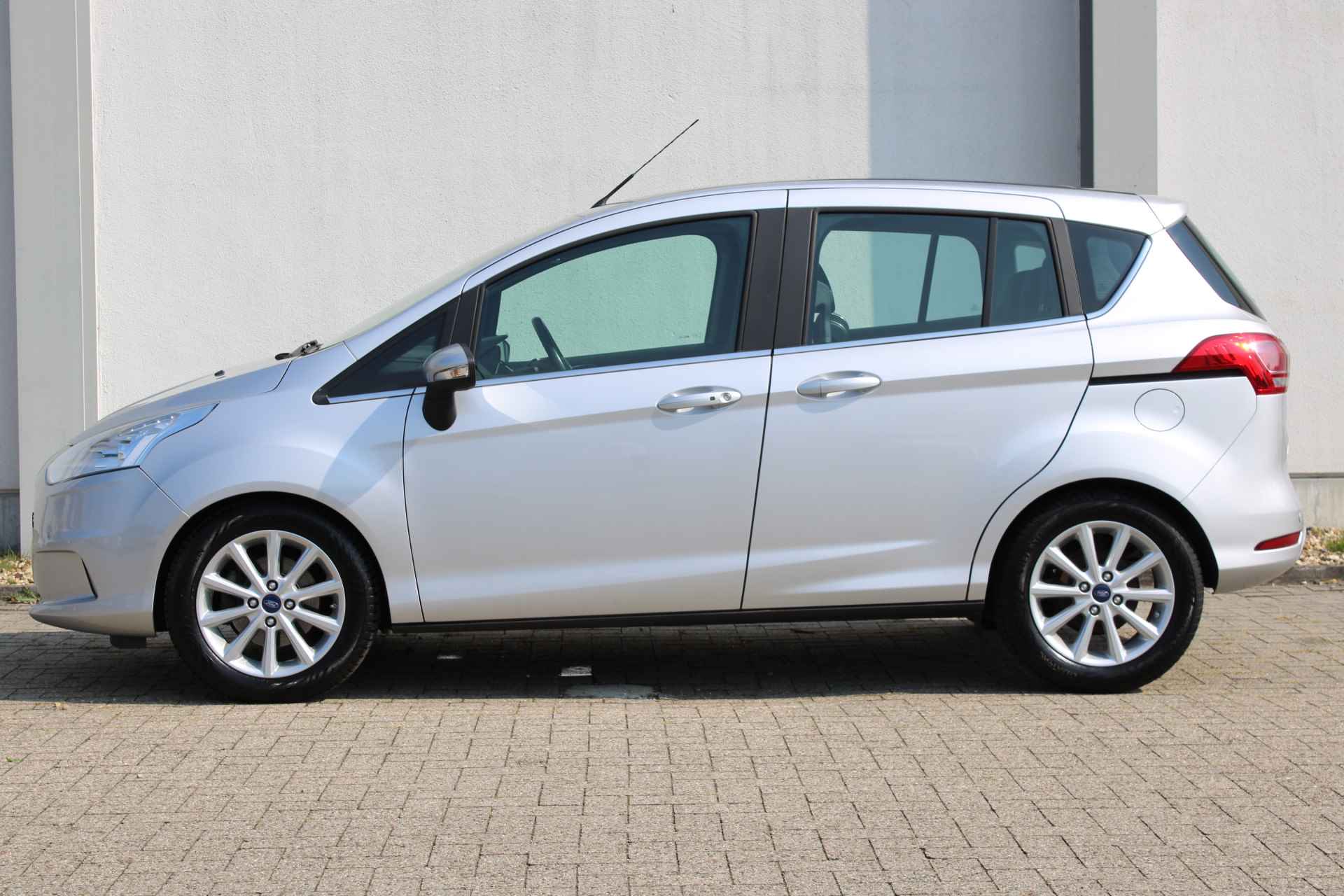 Ford B-MAX 1.0 EcoBoost Titanium / ALL SEASON / PANODAK / Navigatie / PDC V+A / Climate Control / 16''LMV '' vraag een vrijblijvende offerte aan '' - 3/28