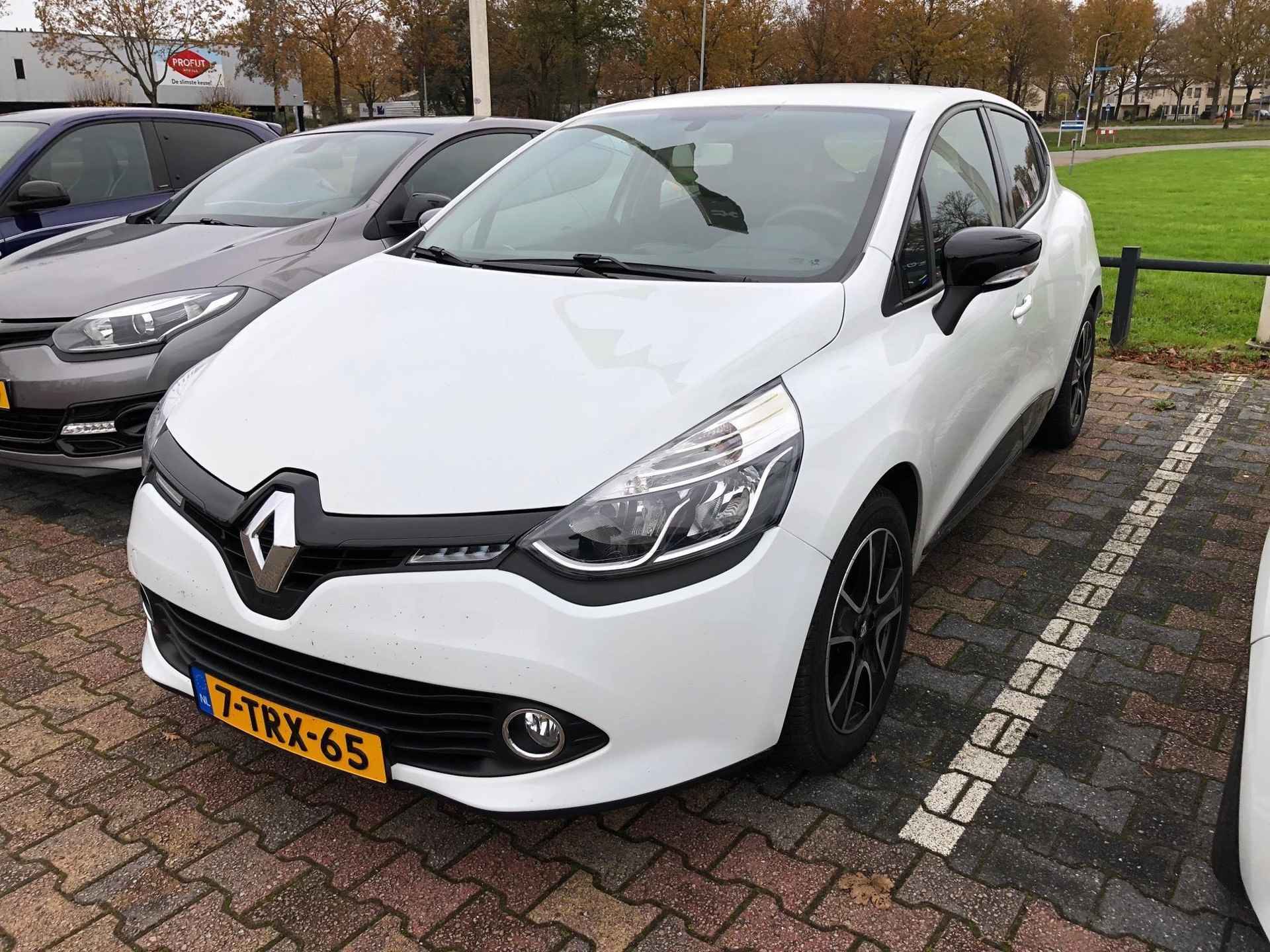 Renault Clio 0.9 TCe  Expression van 1e eigenaar - 8/16