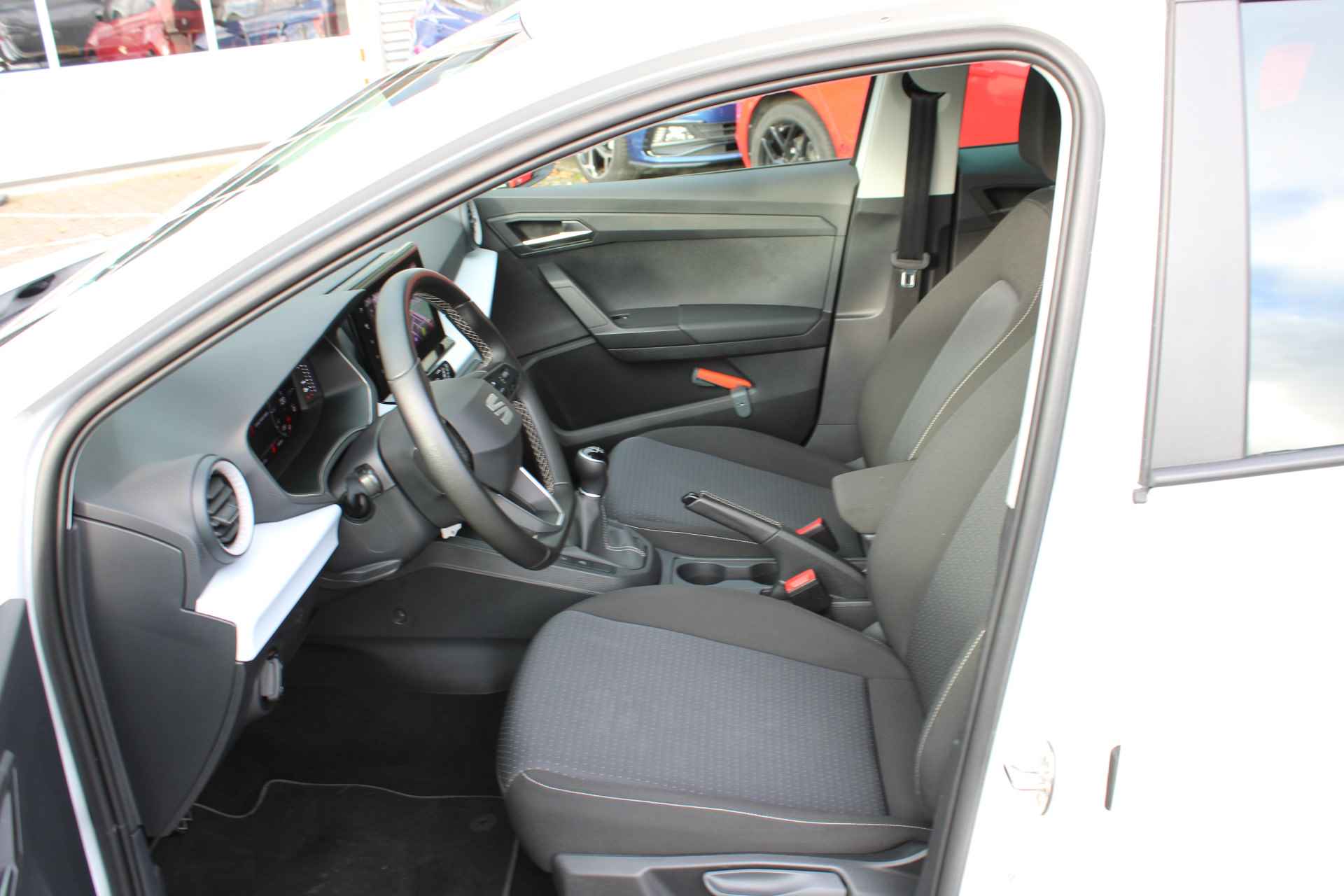 SEAT Ibiza 1.0 EcoTSI Style Business Intense Parkeersensoren / Navigatie / Wimterpakket / Extra getint glas / Virtual Cockpit - 27/36