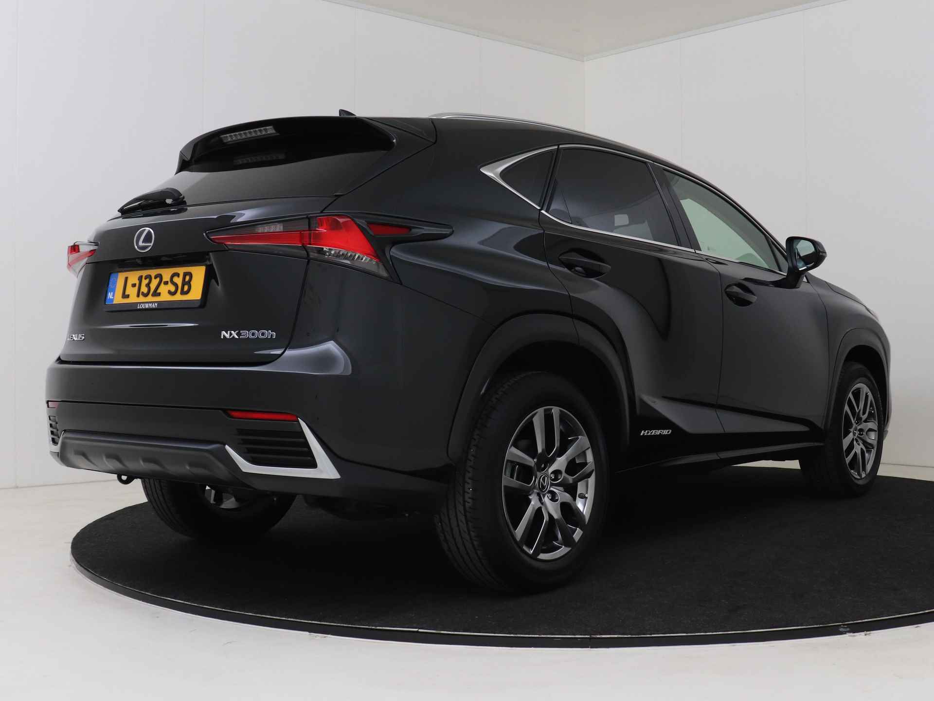 Lexus NX 300h AWD Ultimate Edition | Premium Navigatie | Safety System | Lederen Bekleding | - 3/51