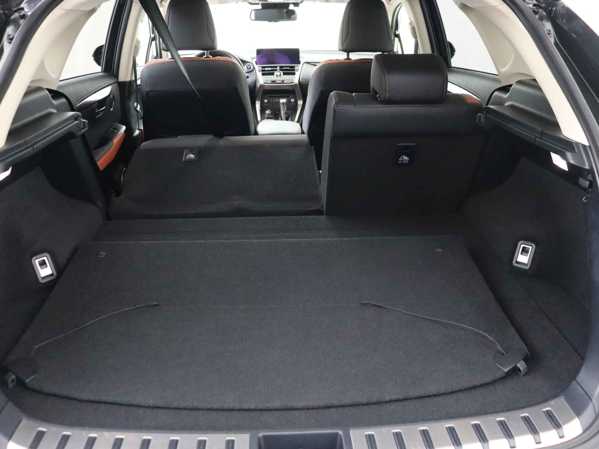 Lexus NX 300h AWD Ultimate Edition | Premium Navigatie | Safety System | Lederen Bekleding | - 45/51